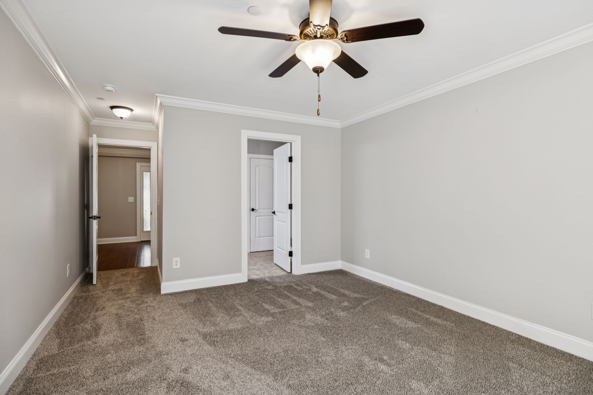1037 Irish Way Property Photo 39