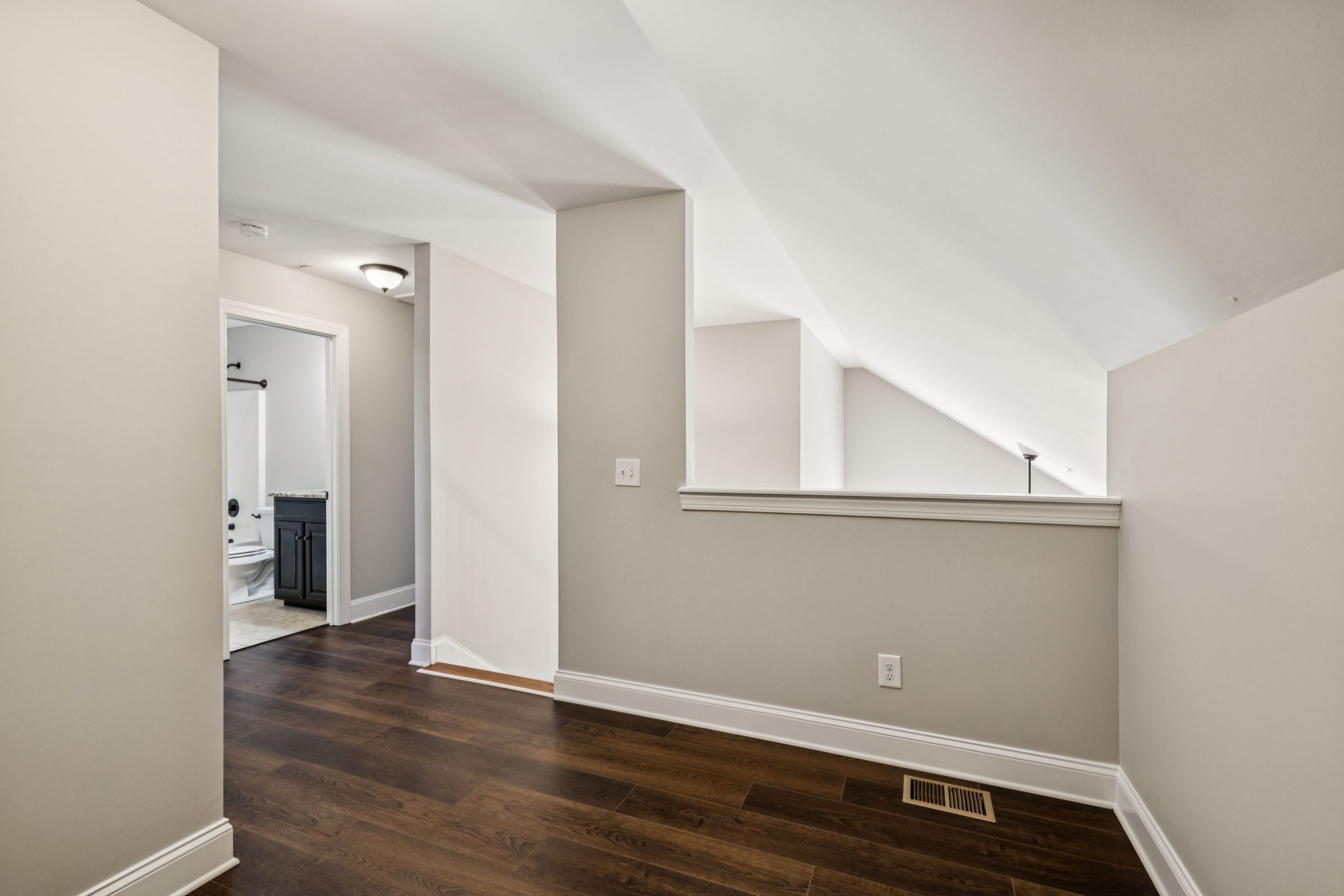 1037 Irish Way Property Photo 49