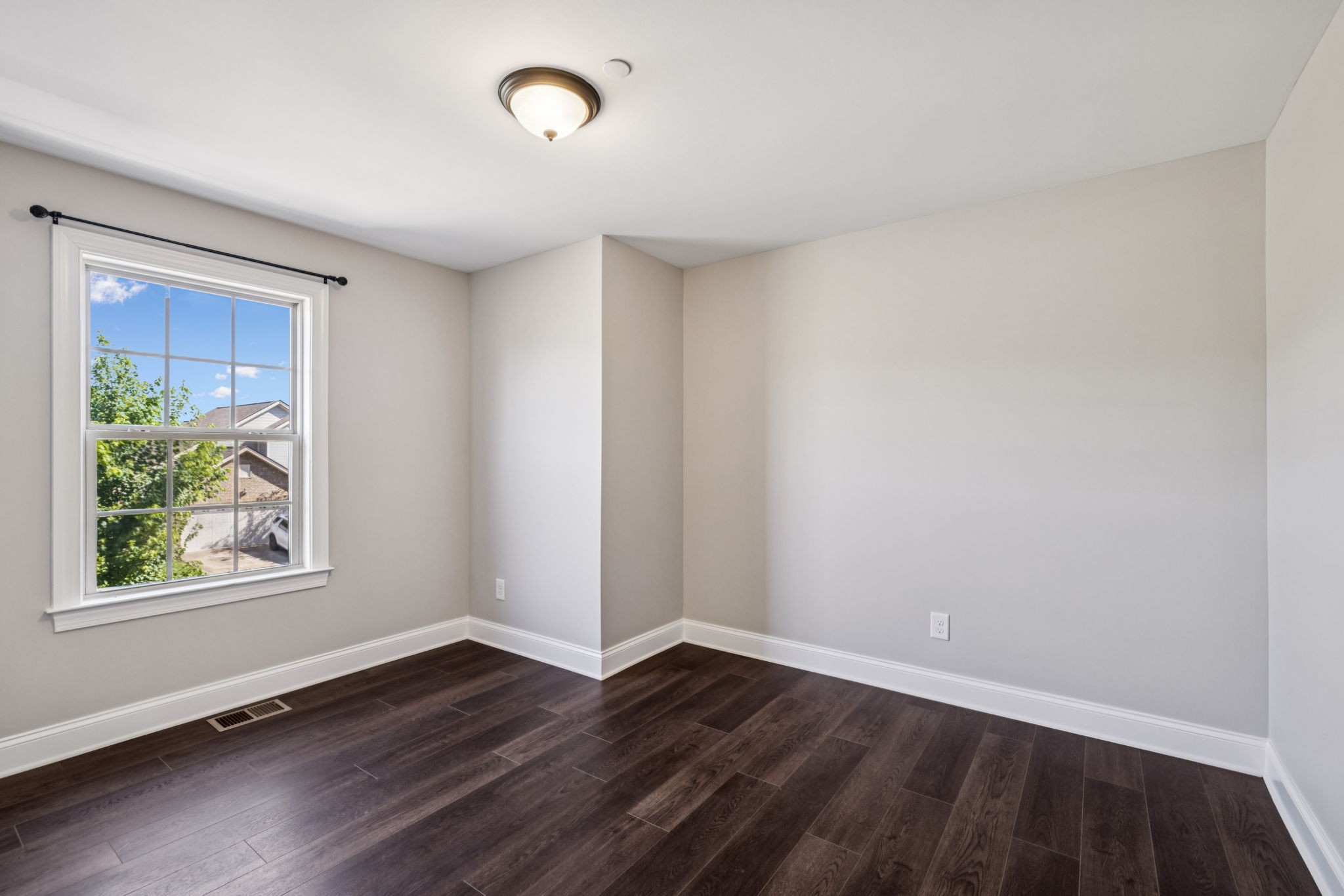 1037 Irish Way Property Photo 51