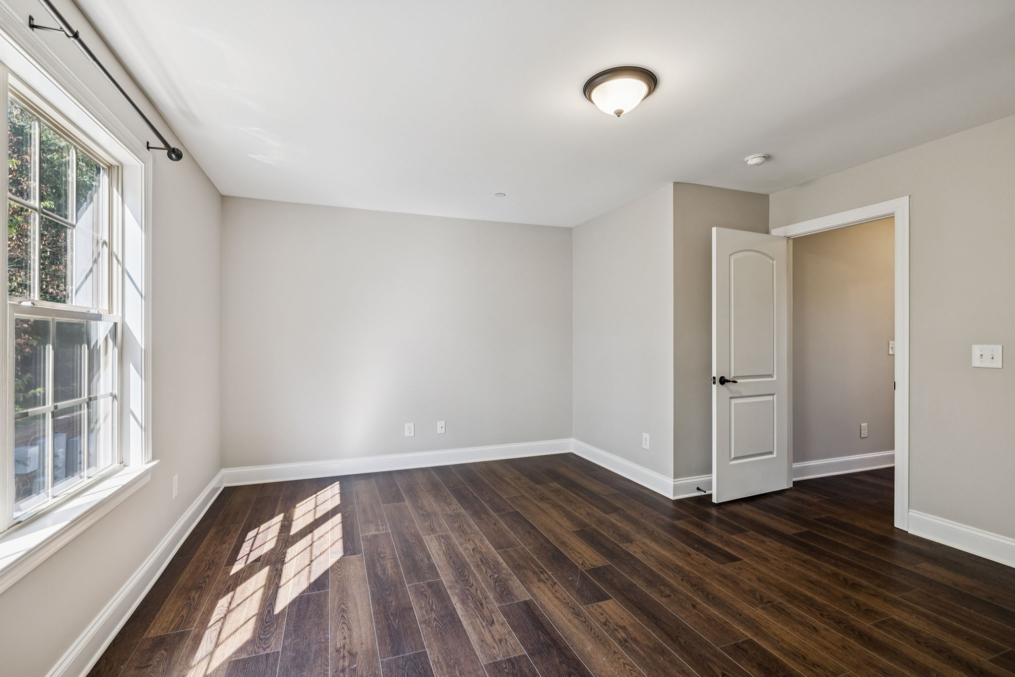 1037 Irish Way Property Photo 55