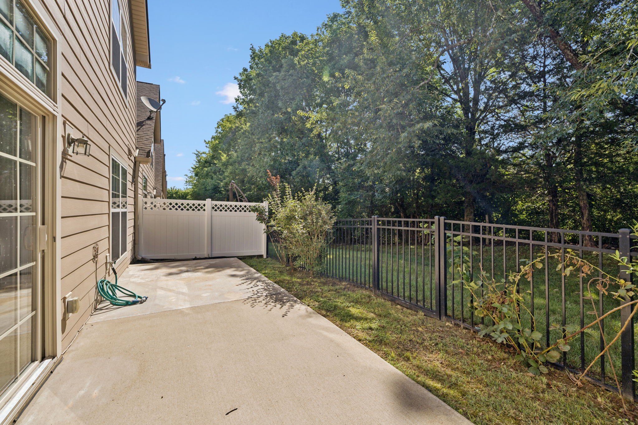 1037 Irish Way Property Photo 59