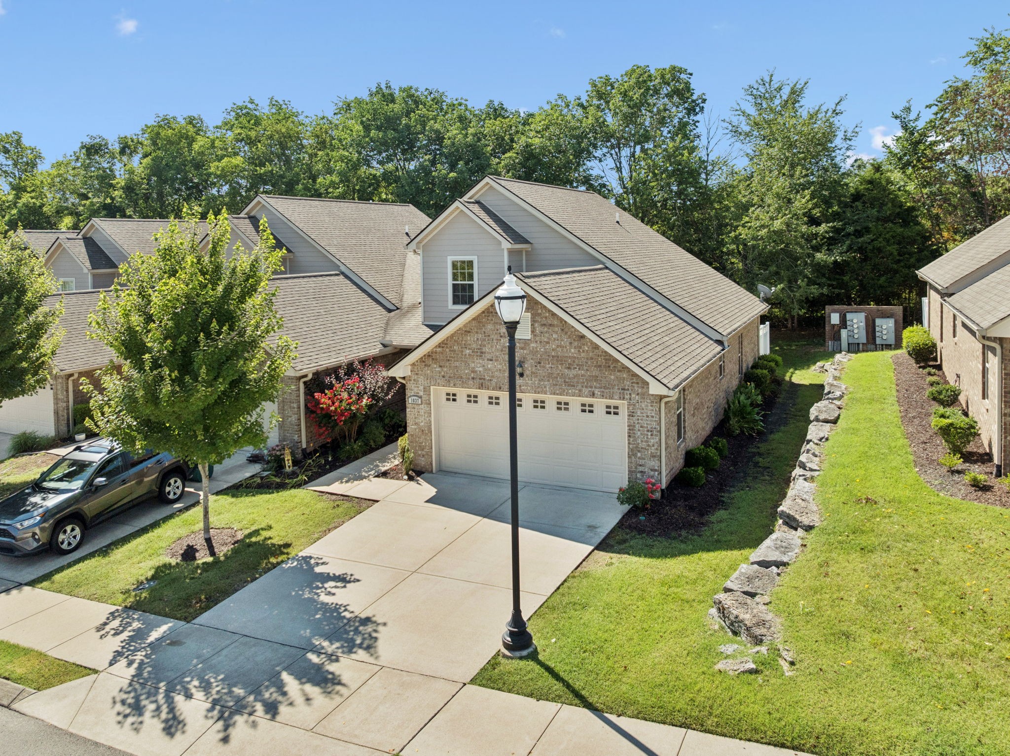 1037 Irish Way Property Photo 62