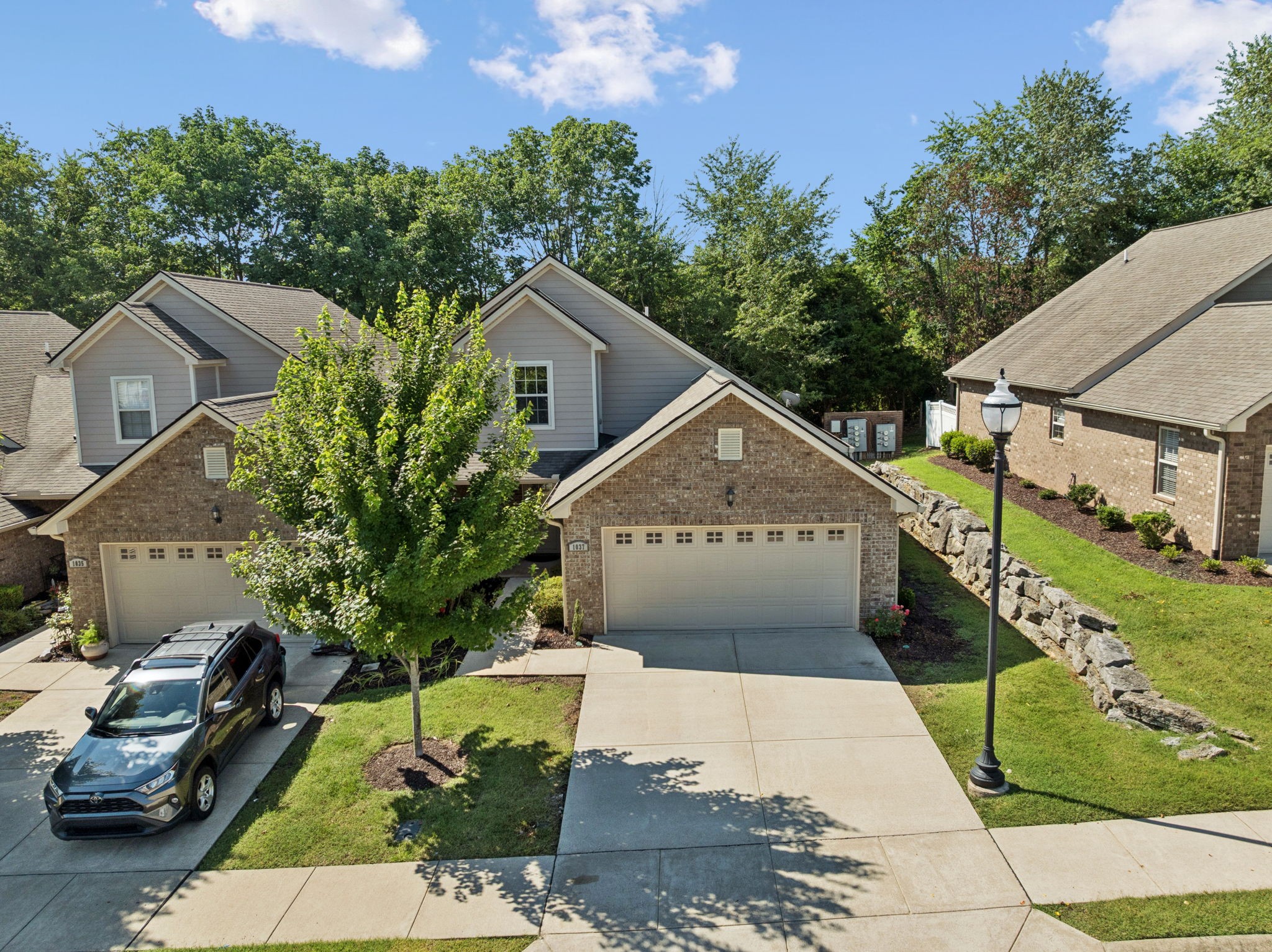 1037 Irish Way Property Photo 63