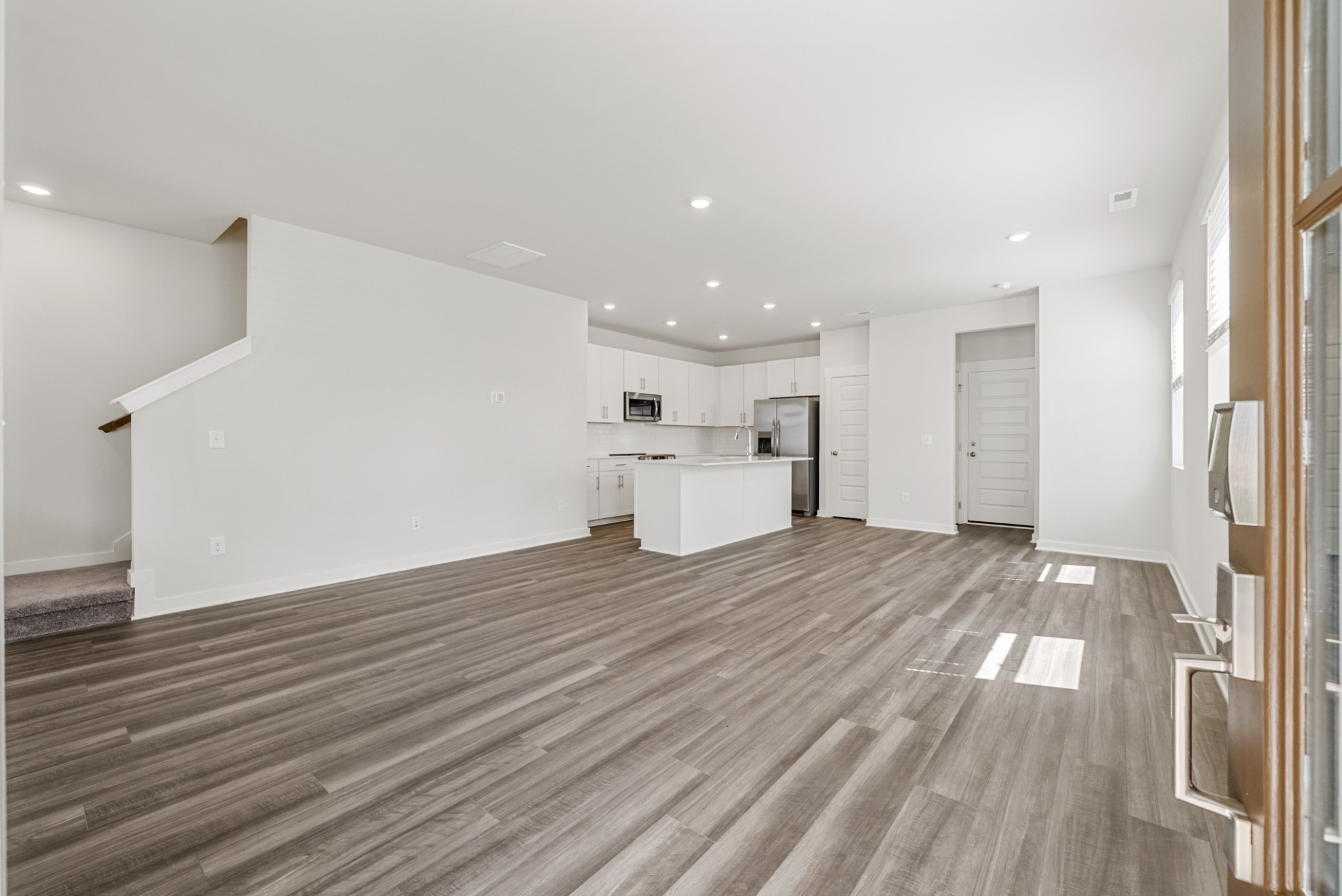 1156 Ross Farms Blvd Property Photo 4