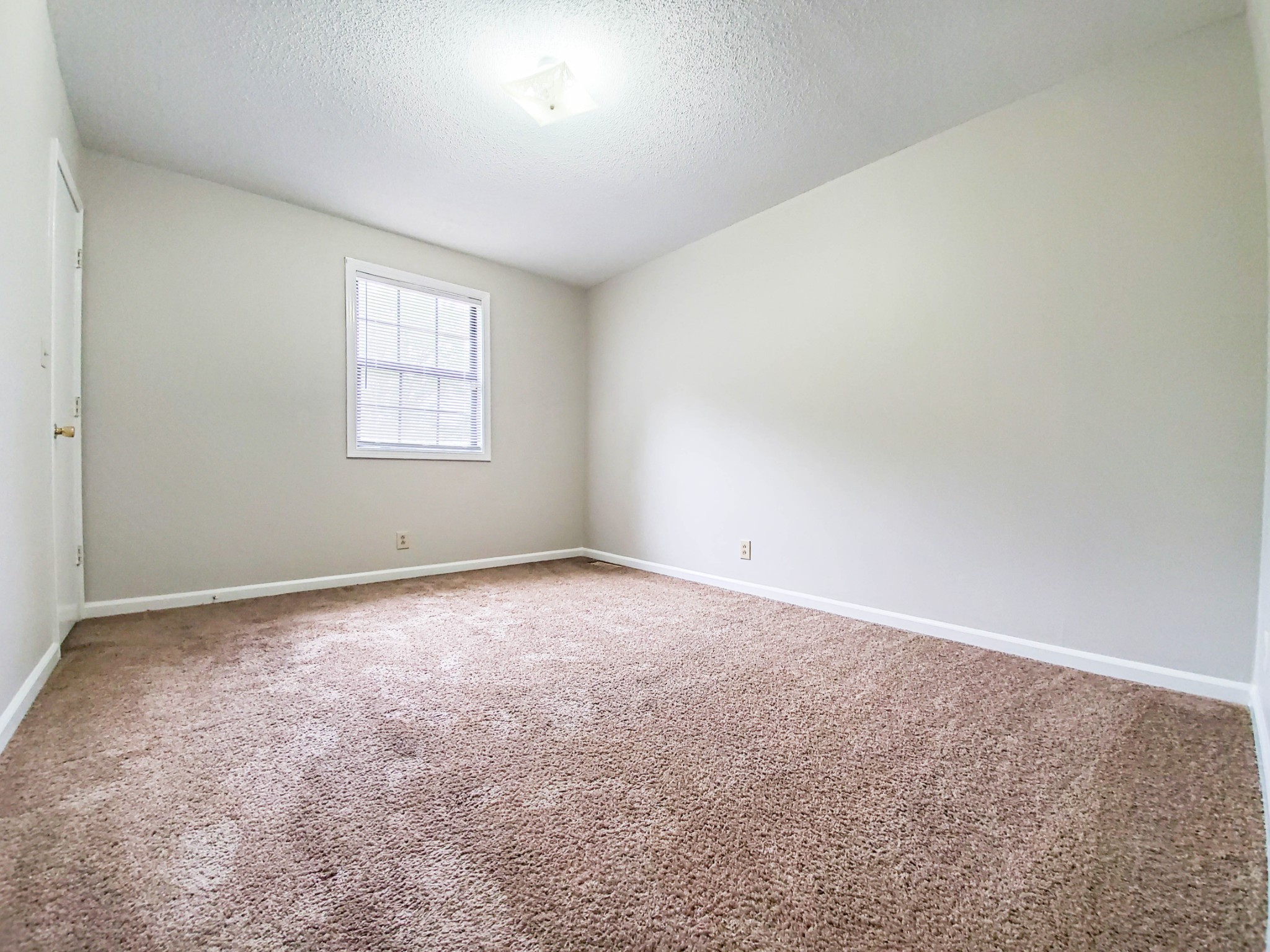 1561 E Knollwood Circle Property Photo 9