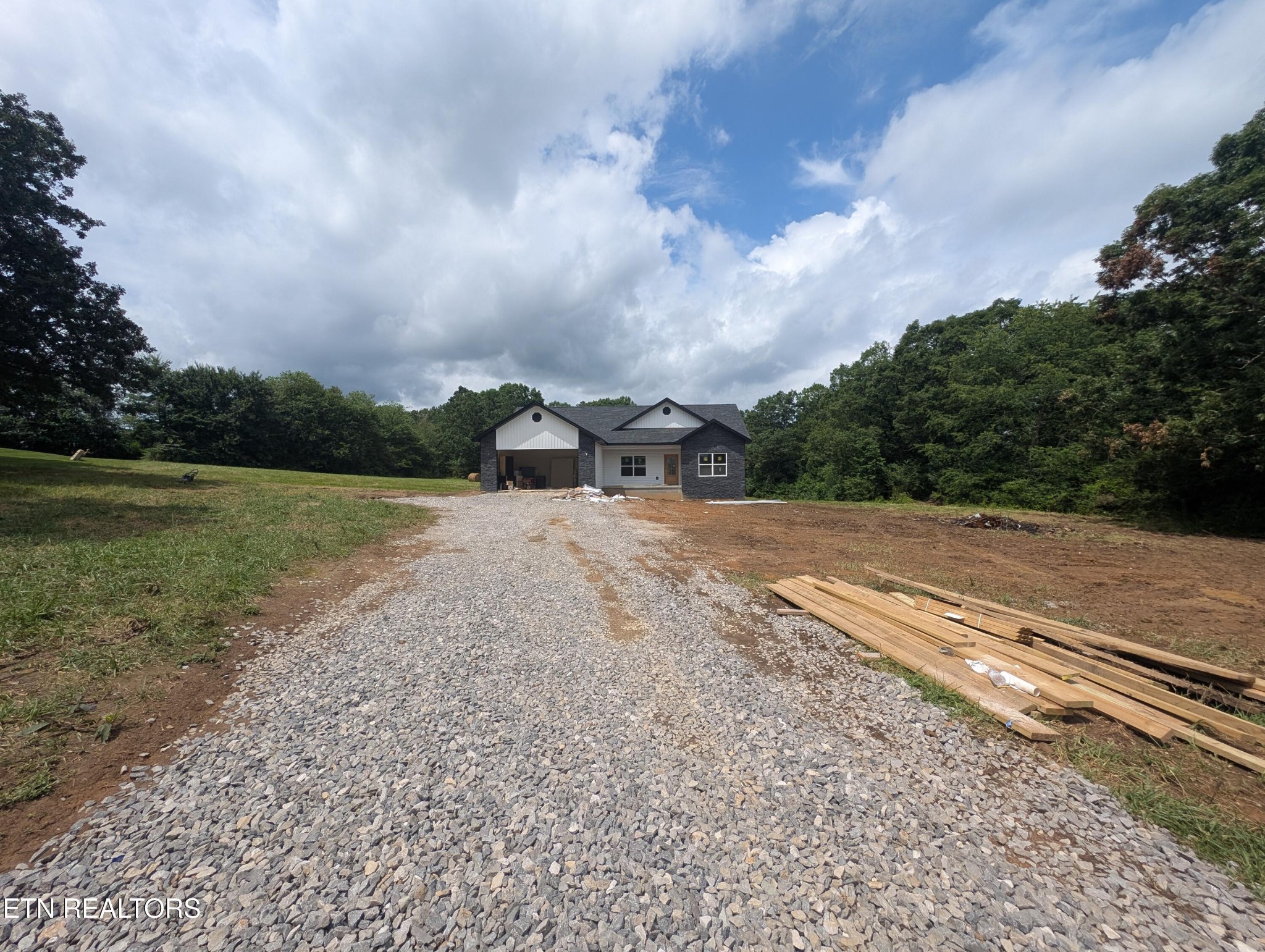 249 Old Grimsley Court Property Photo 3