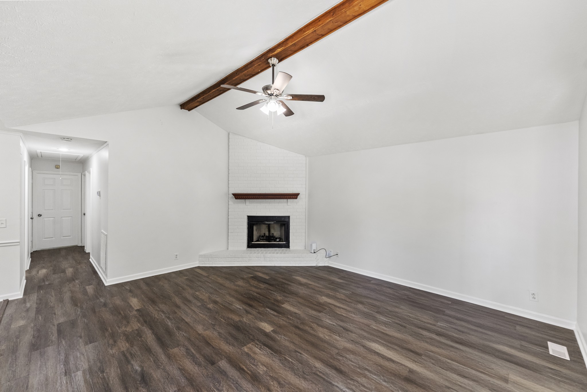 4880 Peppertree Dr Property Photo 5