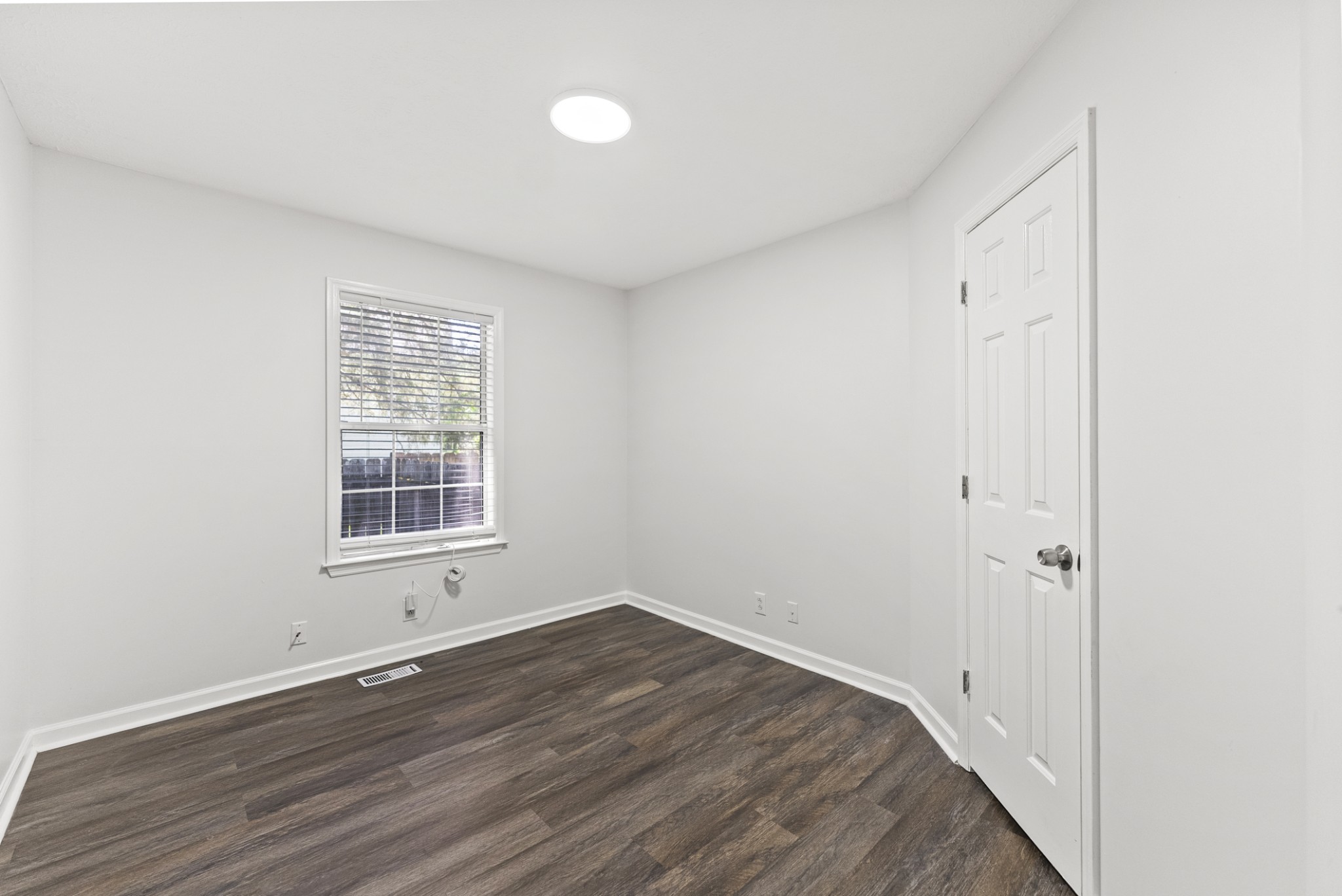 4880 Peppertree Dr Property Photo 13