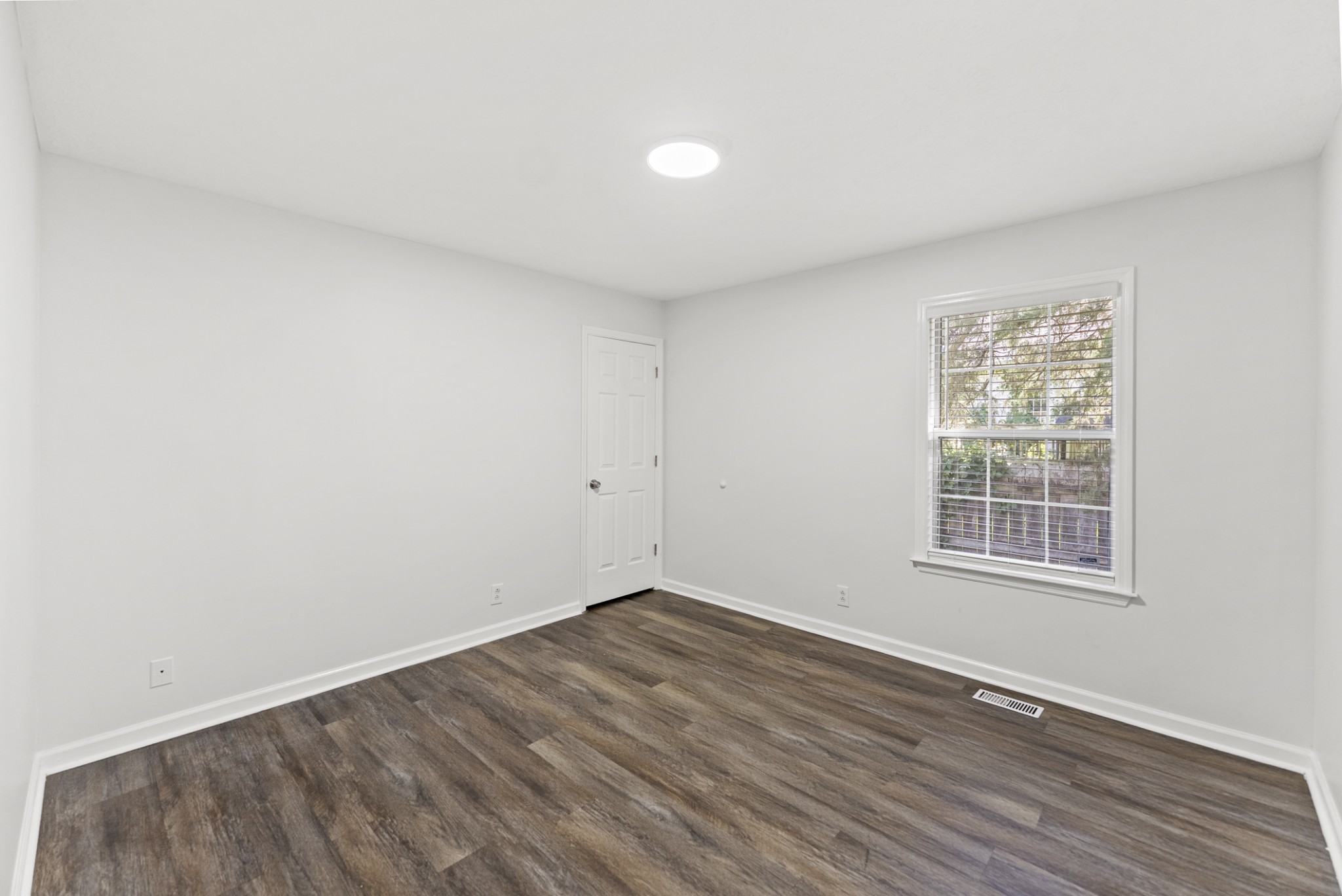 4880 Peppertree Dr Property Photo 15