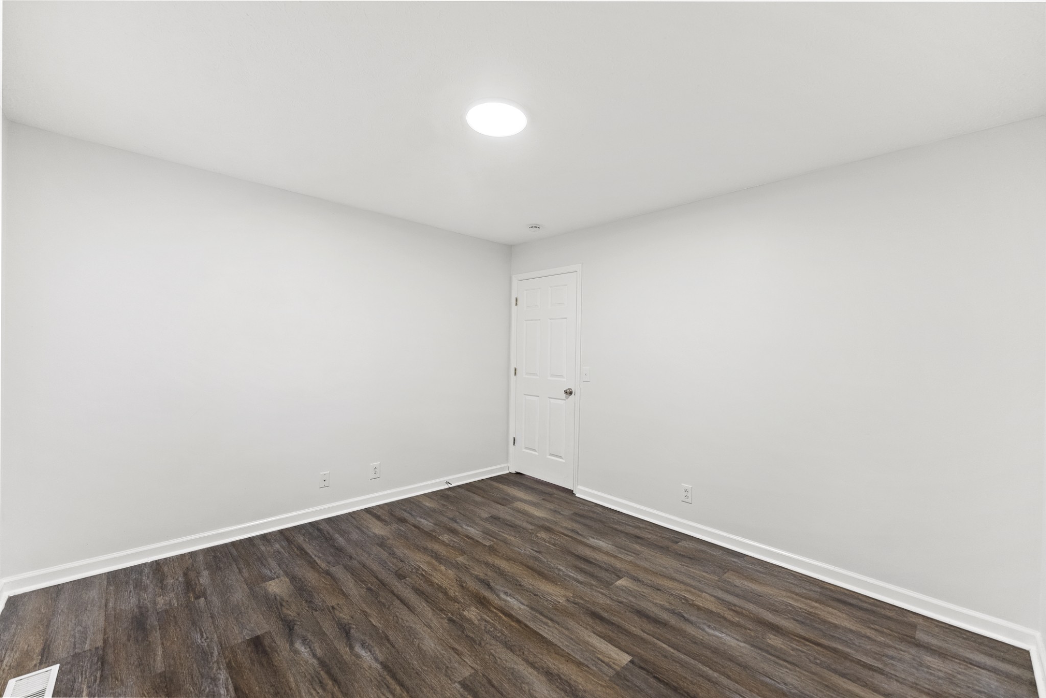 4880 Peppertree Dr Property Photo 16
