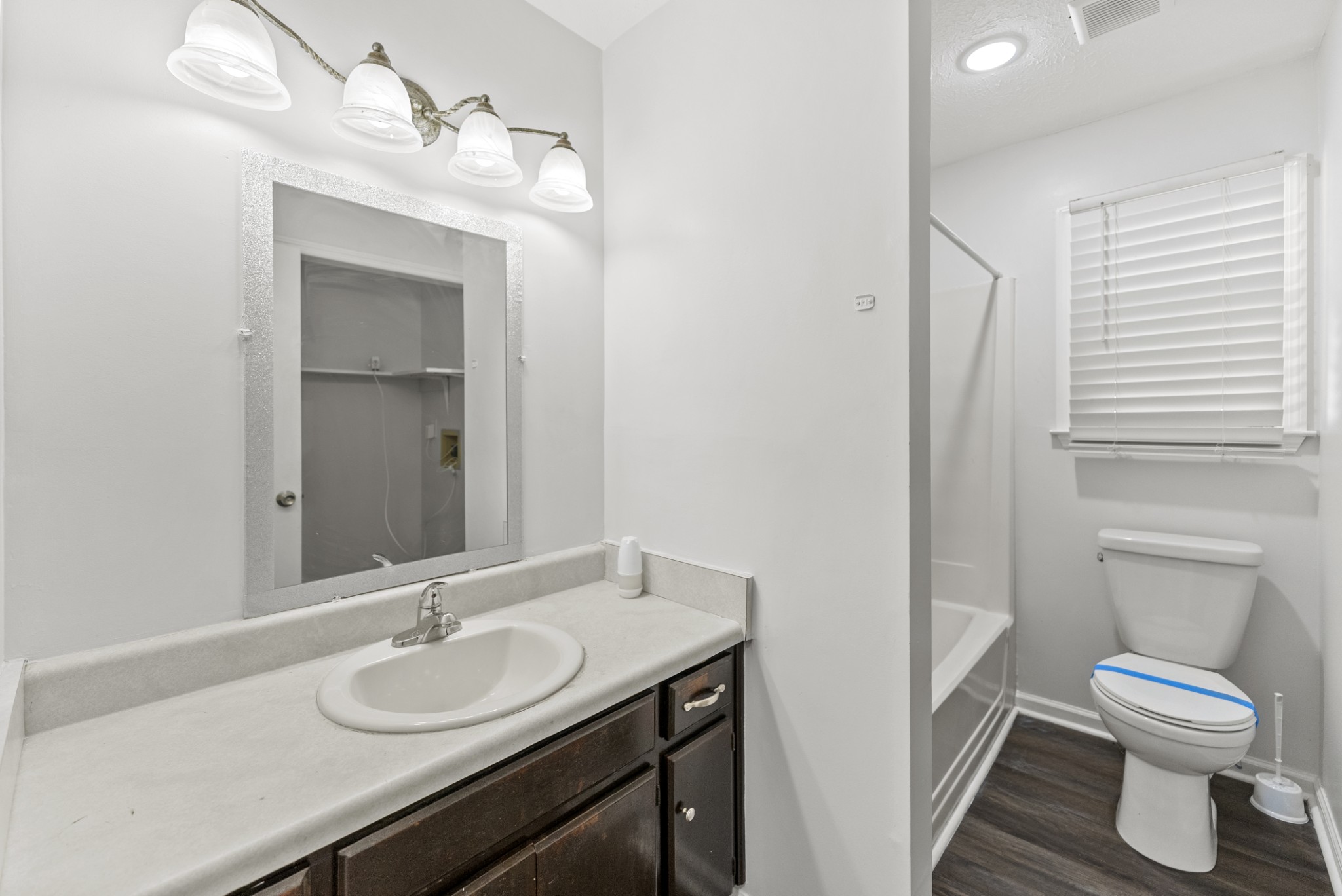 4880 Peppertree Dr Property Photo 17