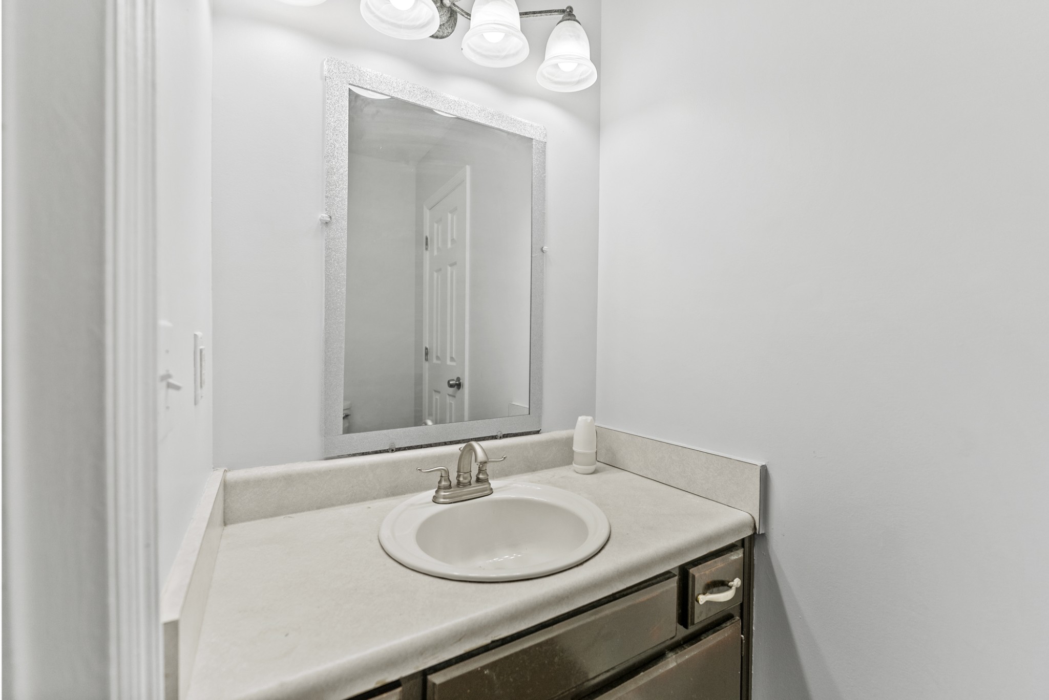 4880 Peppertree Dr Property Photo 22