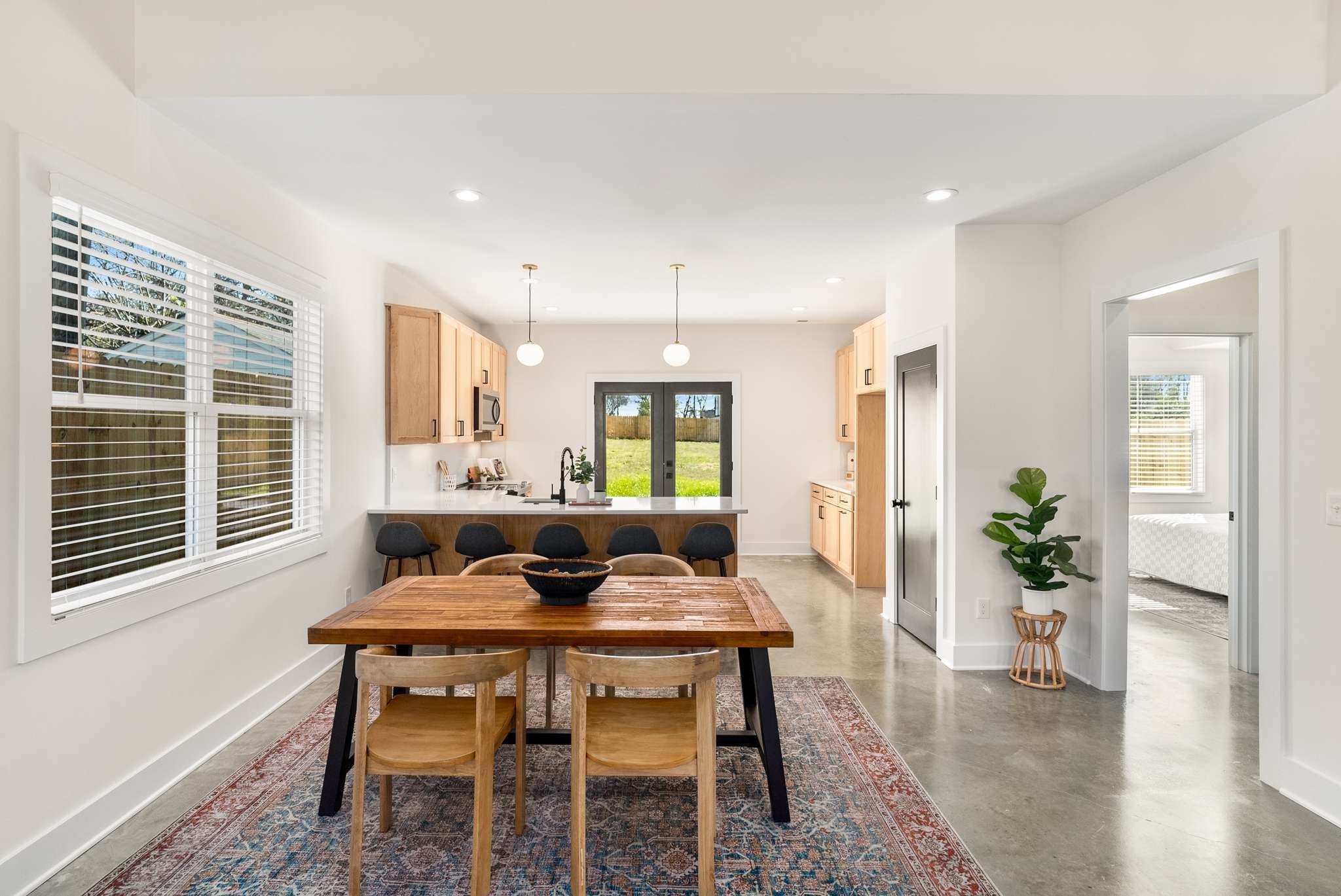 1823 River Drive Property Photo 8