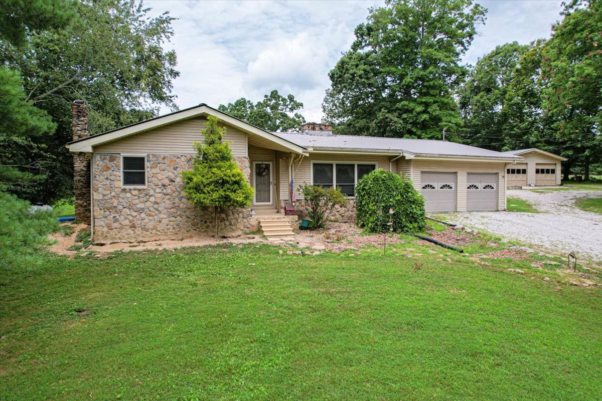 99 Happy Heart Ln Property Photo 1