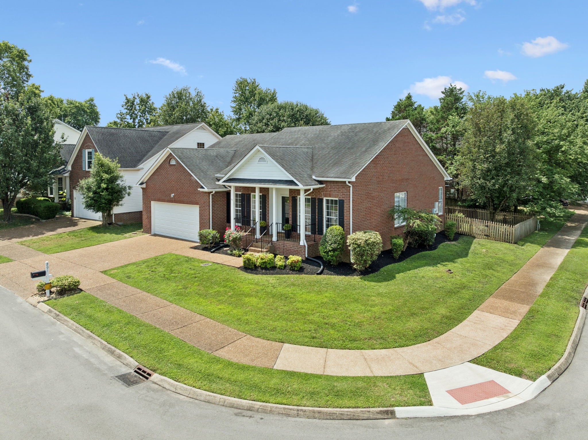 201 Hideaway Trl Property Photo 4