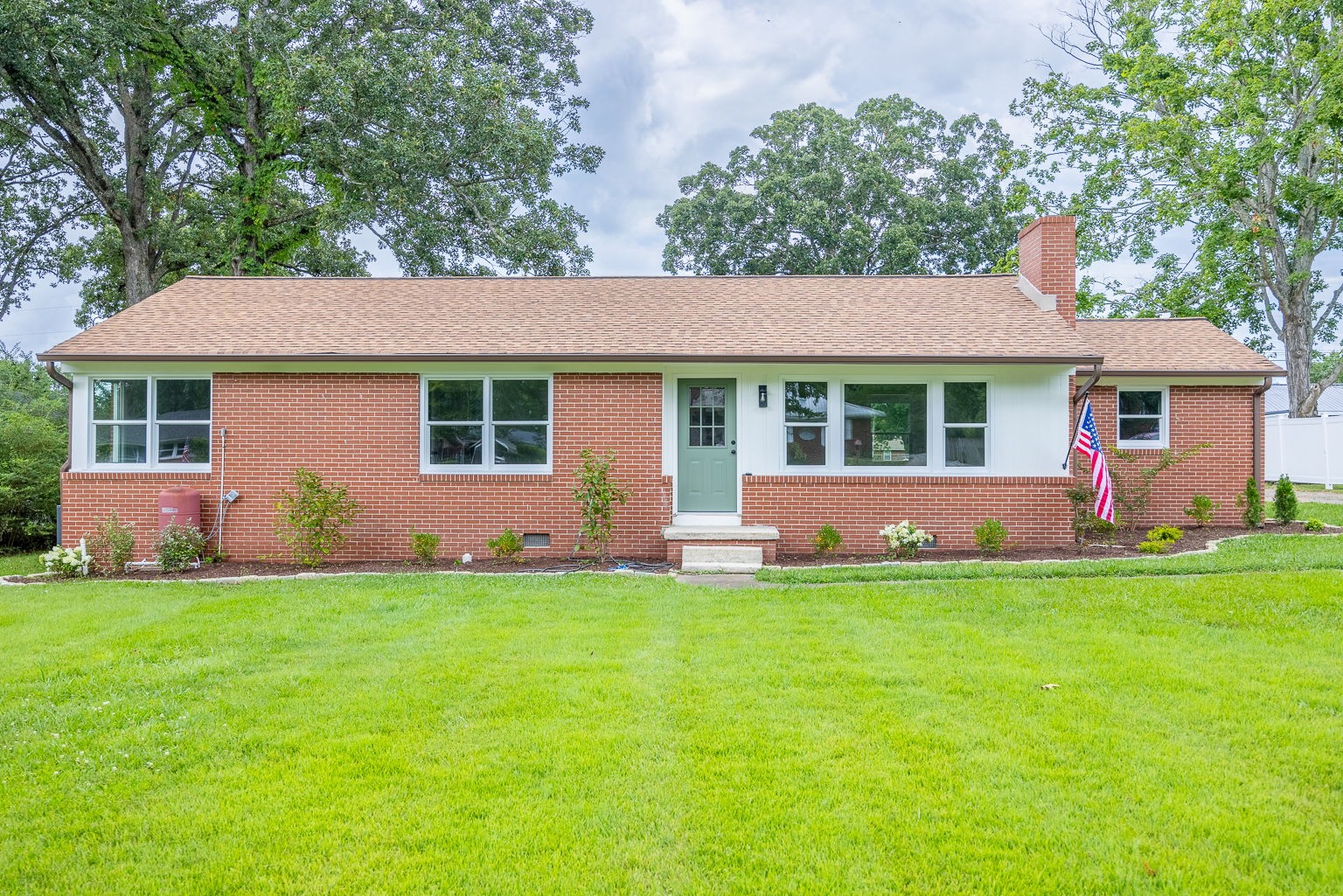 1219 Woodland St Property Photo 1