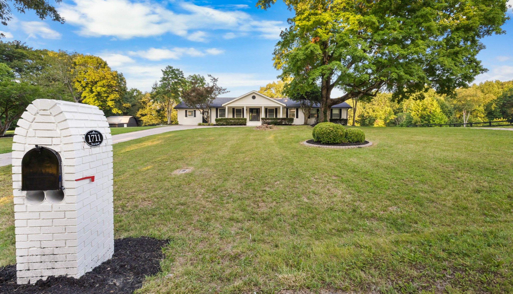1711 Bend Rd Property Photo 4