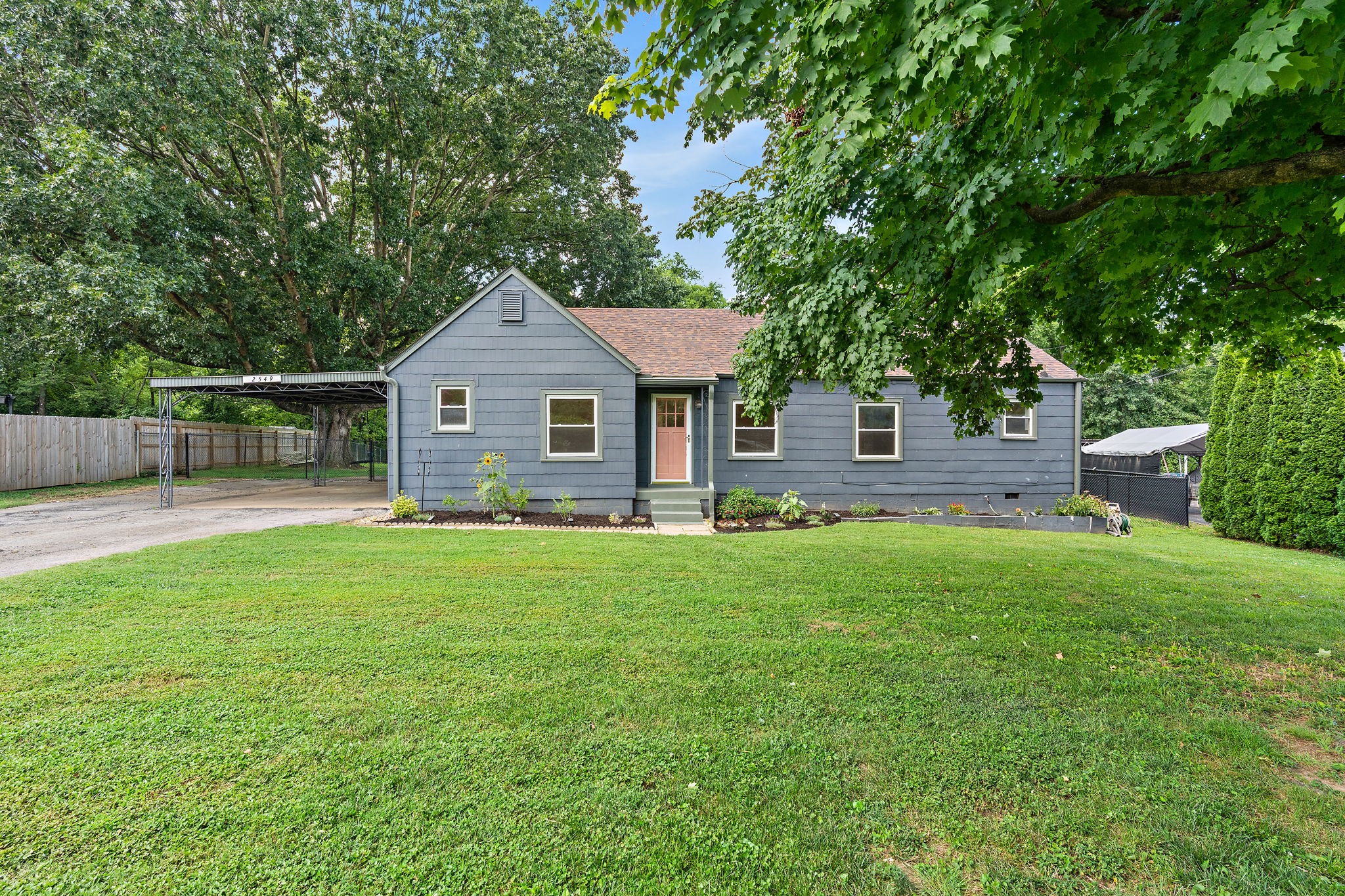 2549 Stinson Rd Property Photo 2