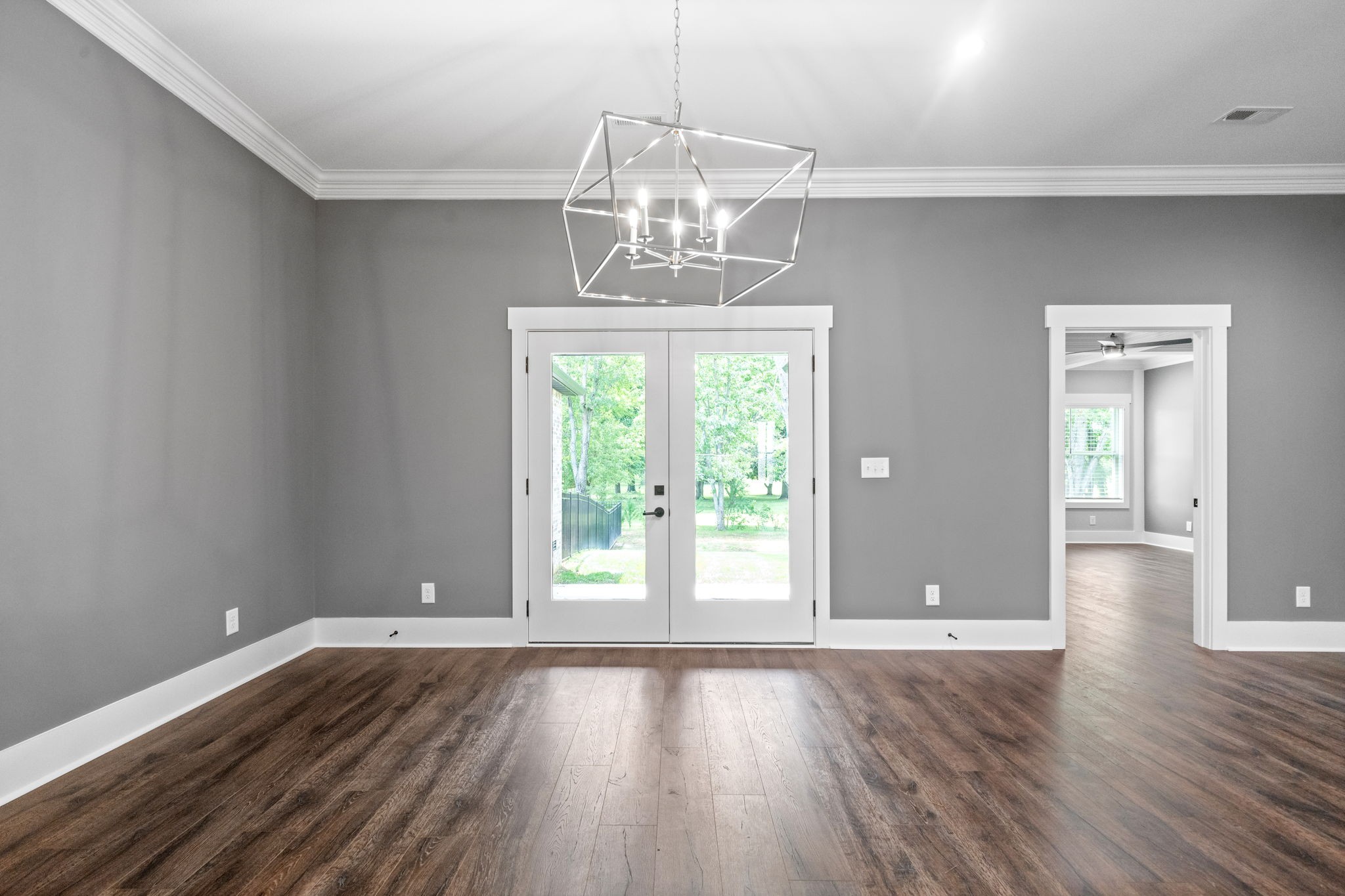 1052 Veridian Drive Property Photo 11