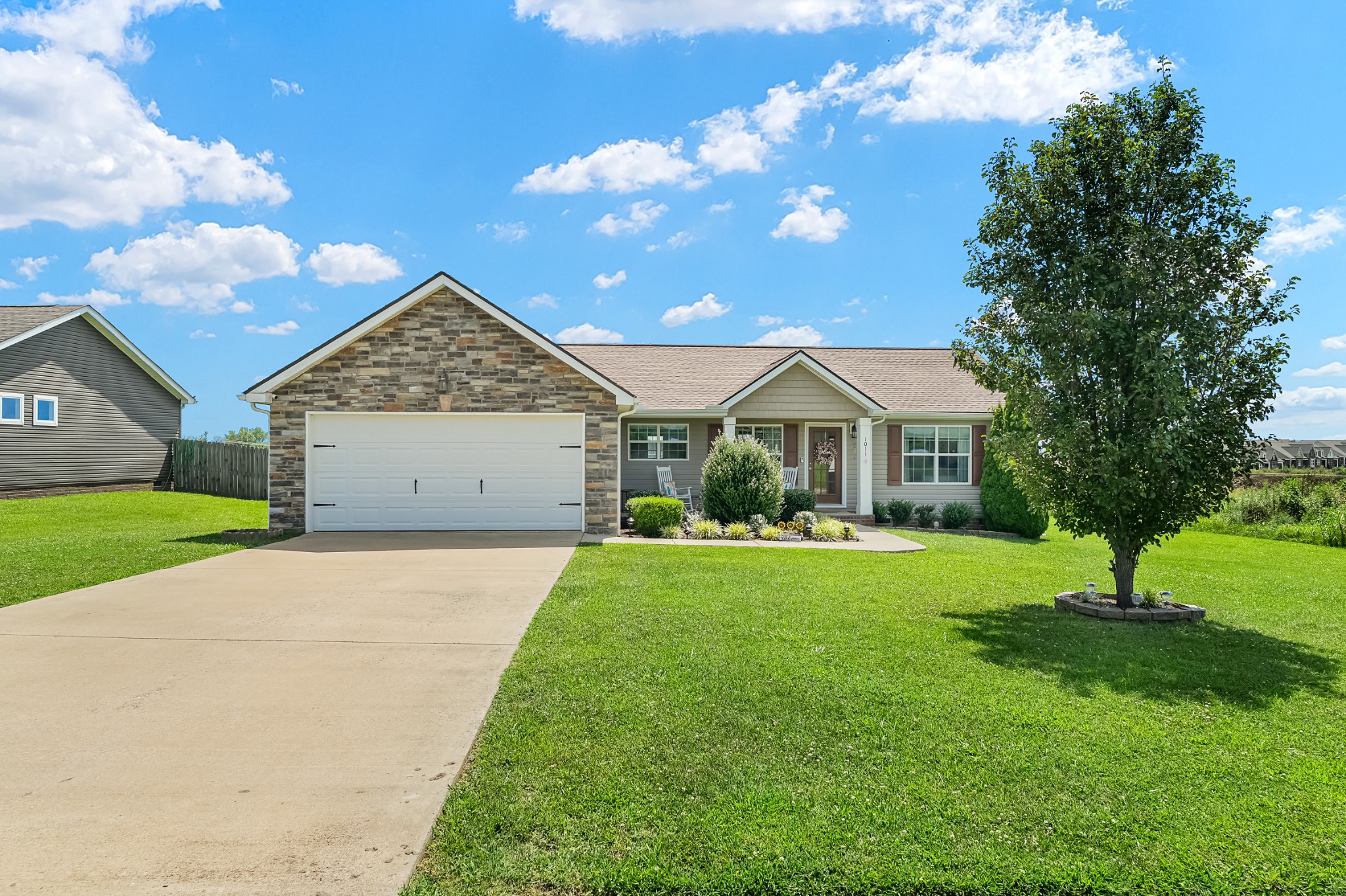 1011 Mccormick Xing Property Photo 1