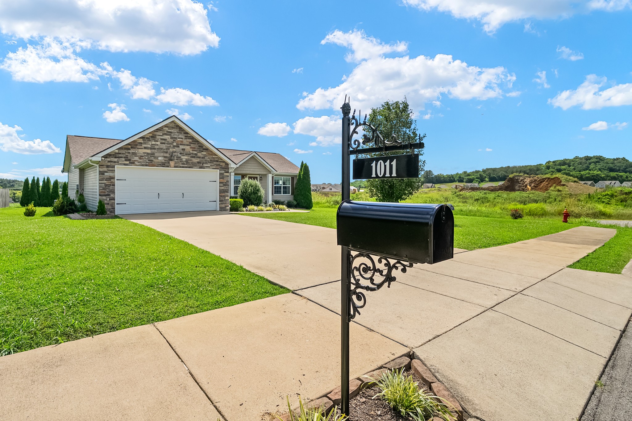 1011 Mccormick Xing Property Photo 2