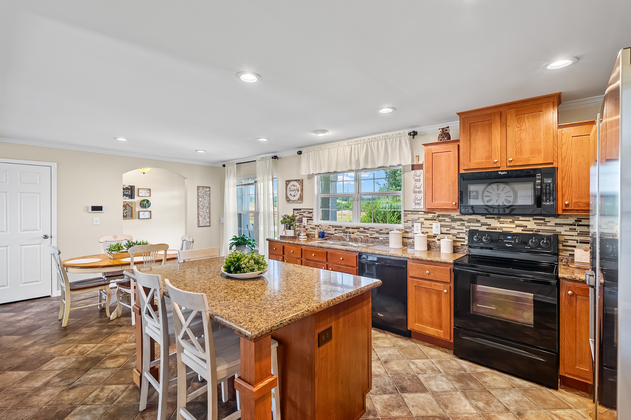1011 Mccormick Xing Property Photo 15