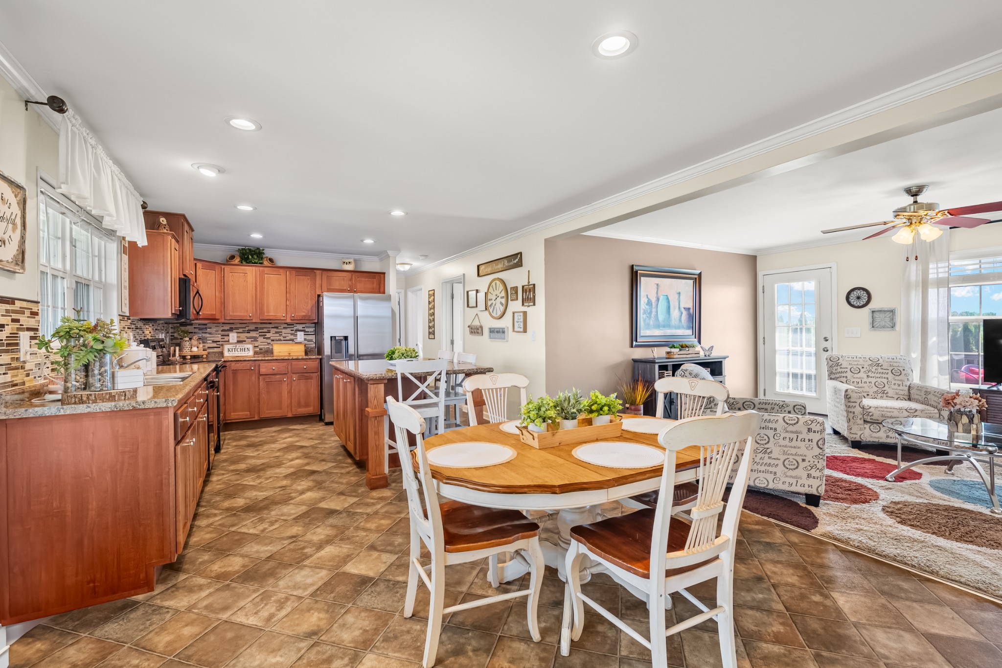 1011 Mccormick Xing Property Photo 16