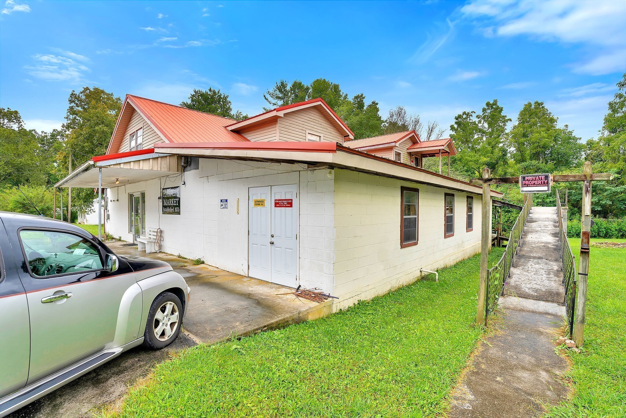 1183 Main St Property Photo 43