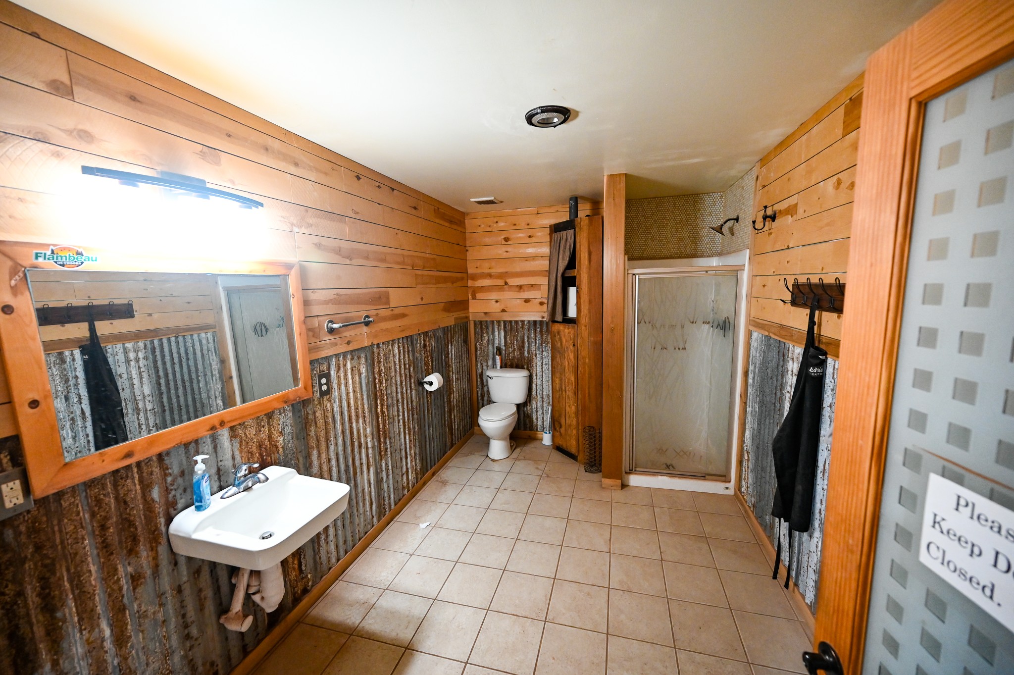 118 N Walnut St Property Photo 5