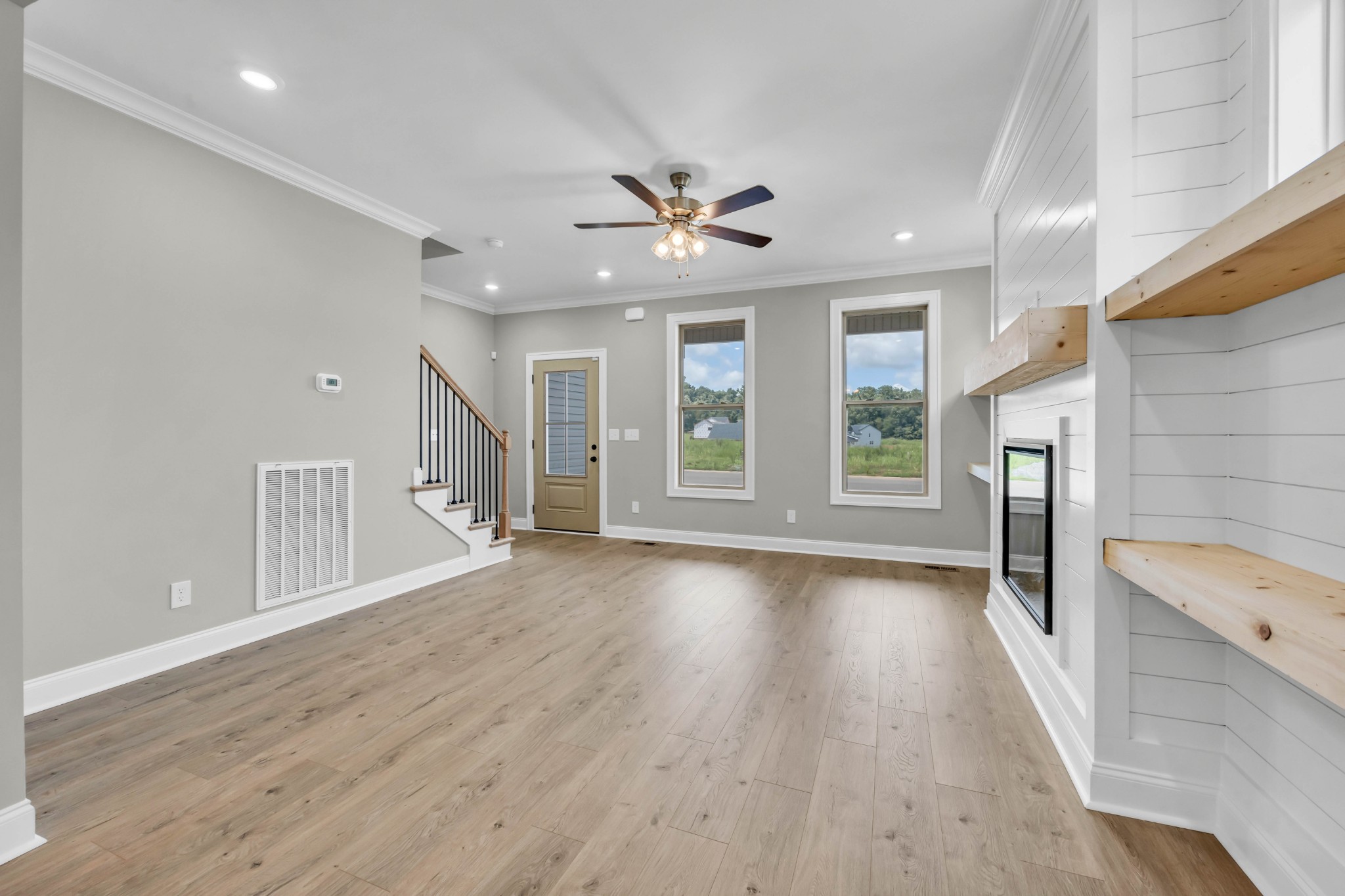 578 Pongracz Way Property Photo 7