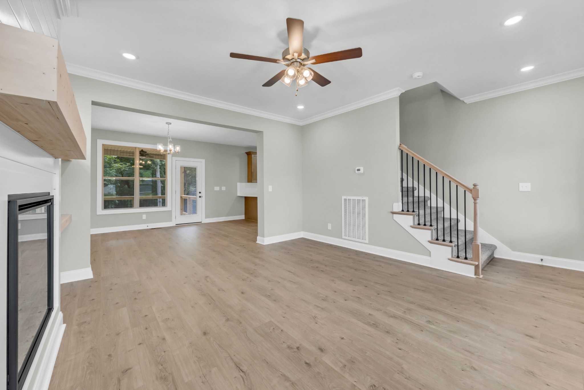 578 Pongracz Way Property Photo 9