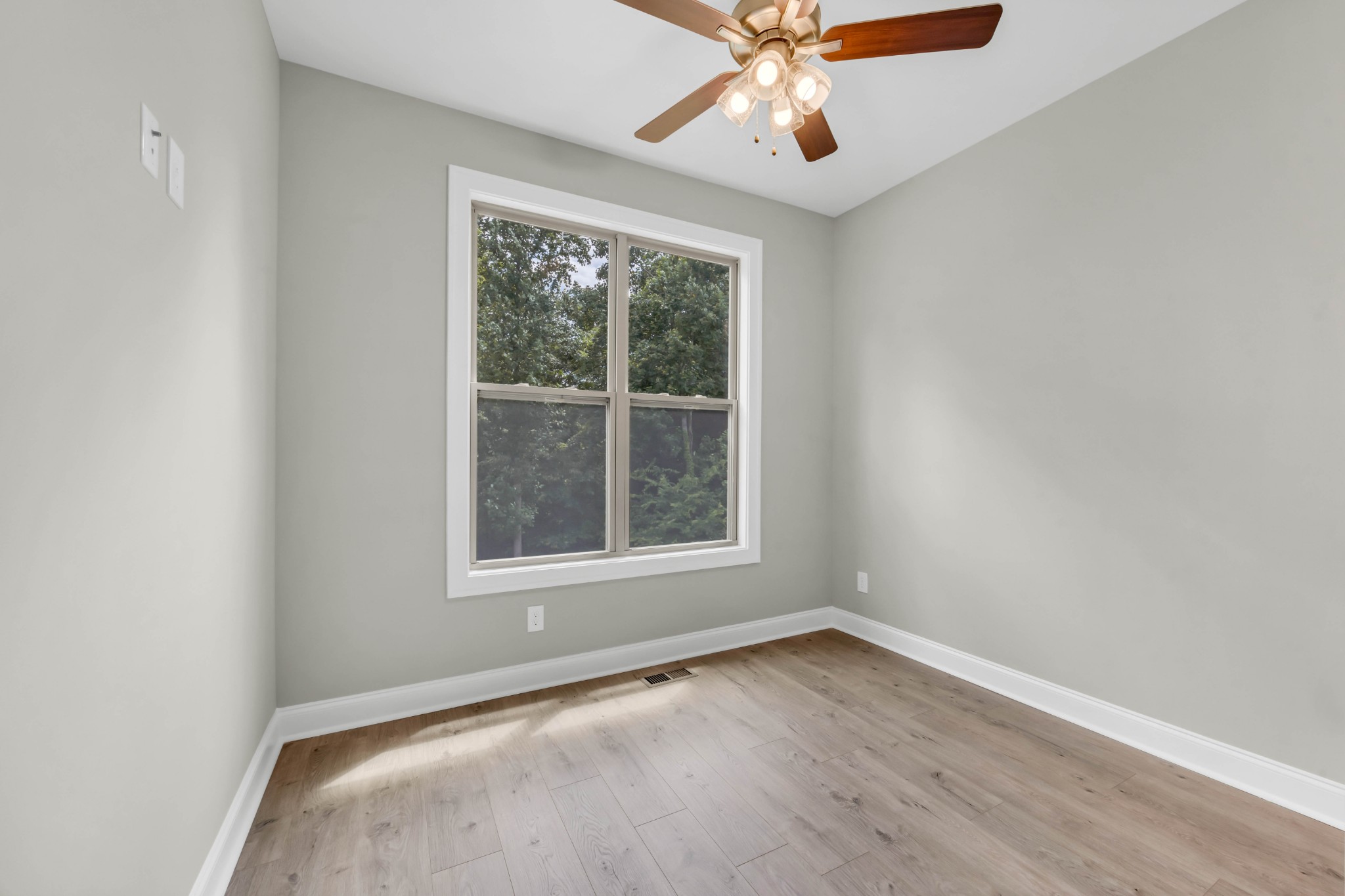 578 Pongracz Way Property Photo 18