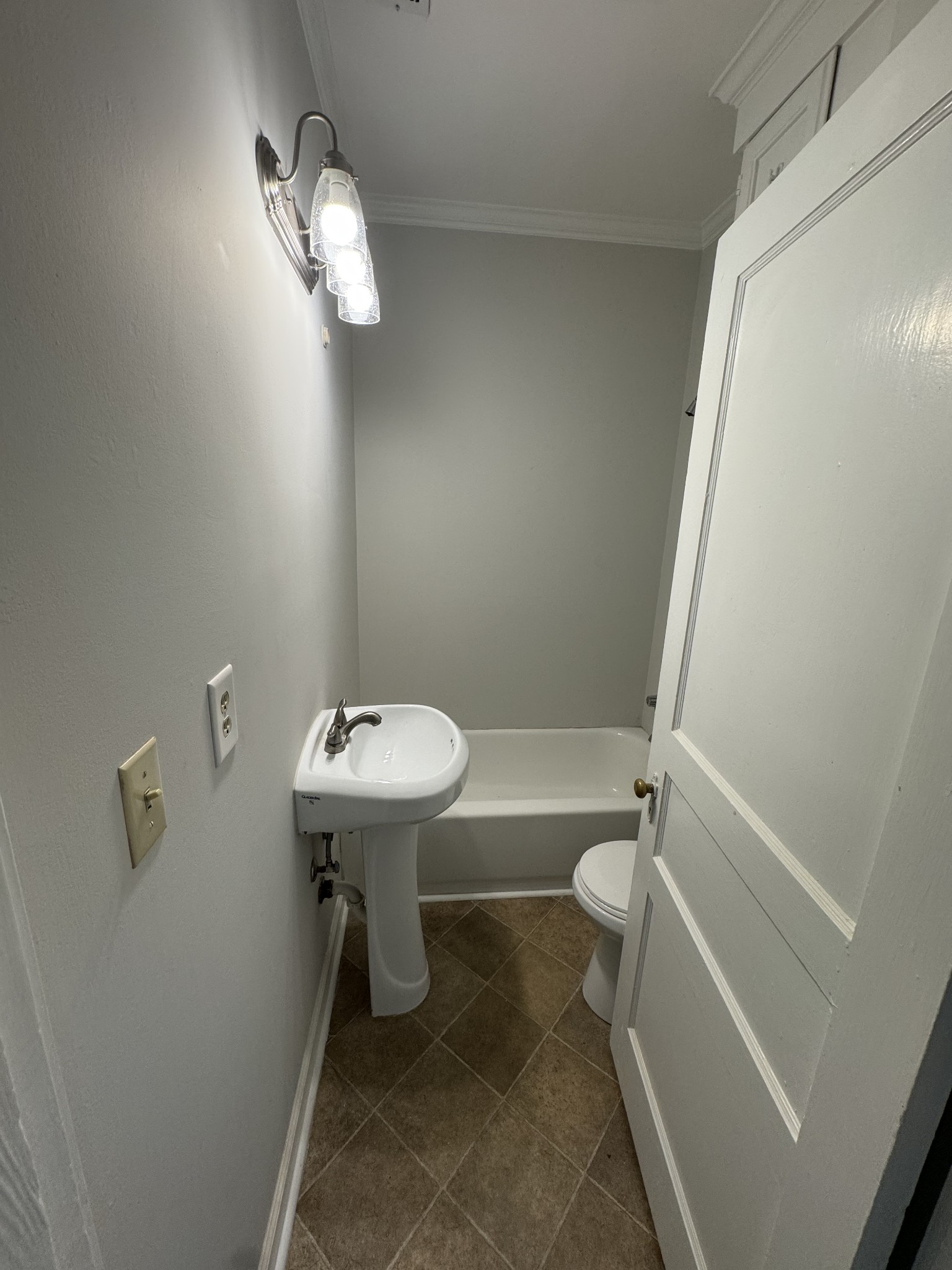 106 S Tarver Ave Property Photo 10