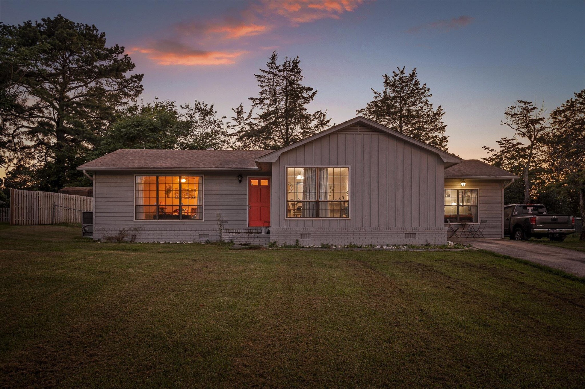 624 Karen Street Property Photo 1