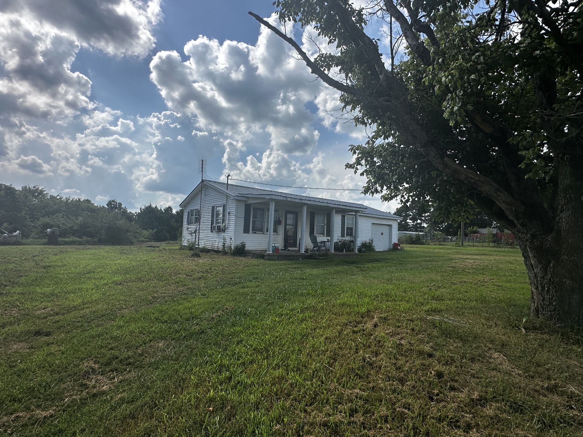 51 Mockerson Rd Property Photo 1