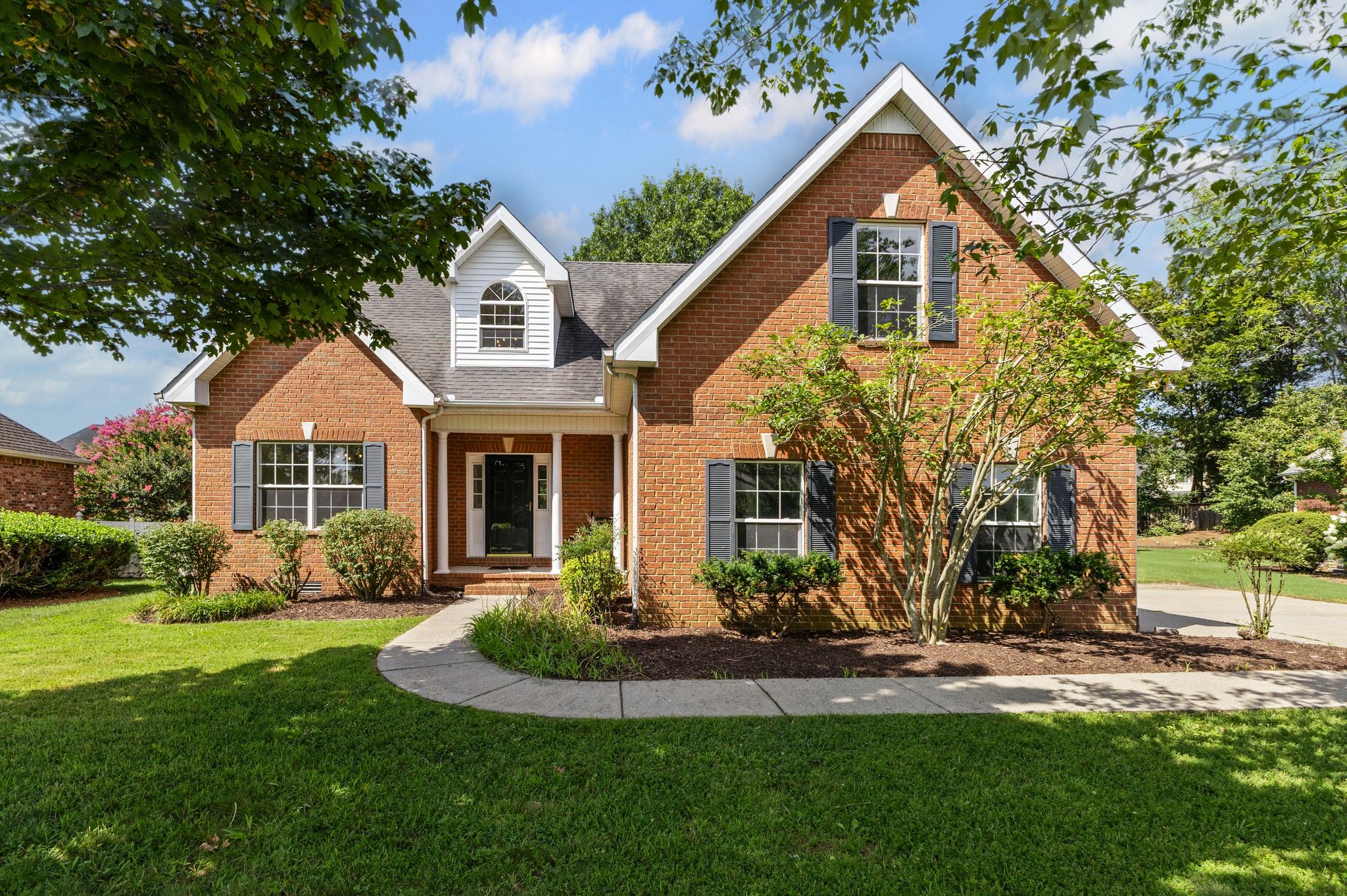 236 Comer Cir Property Photo 1