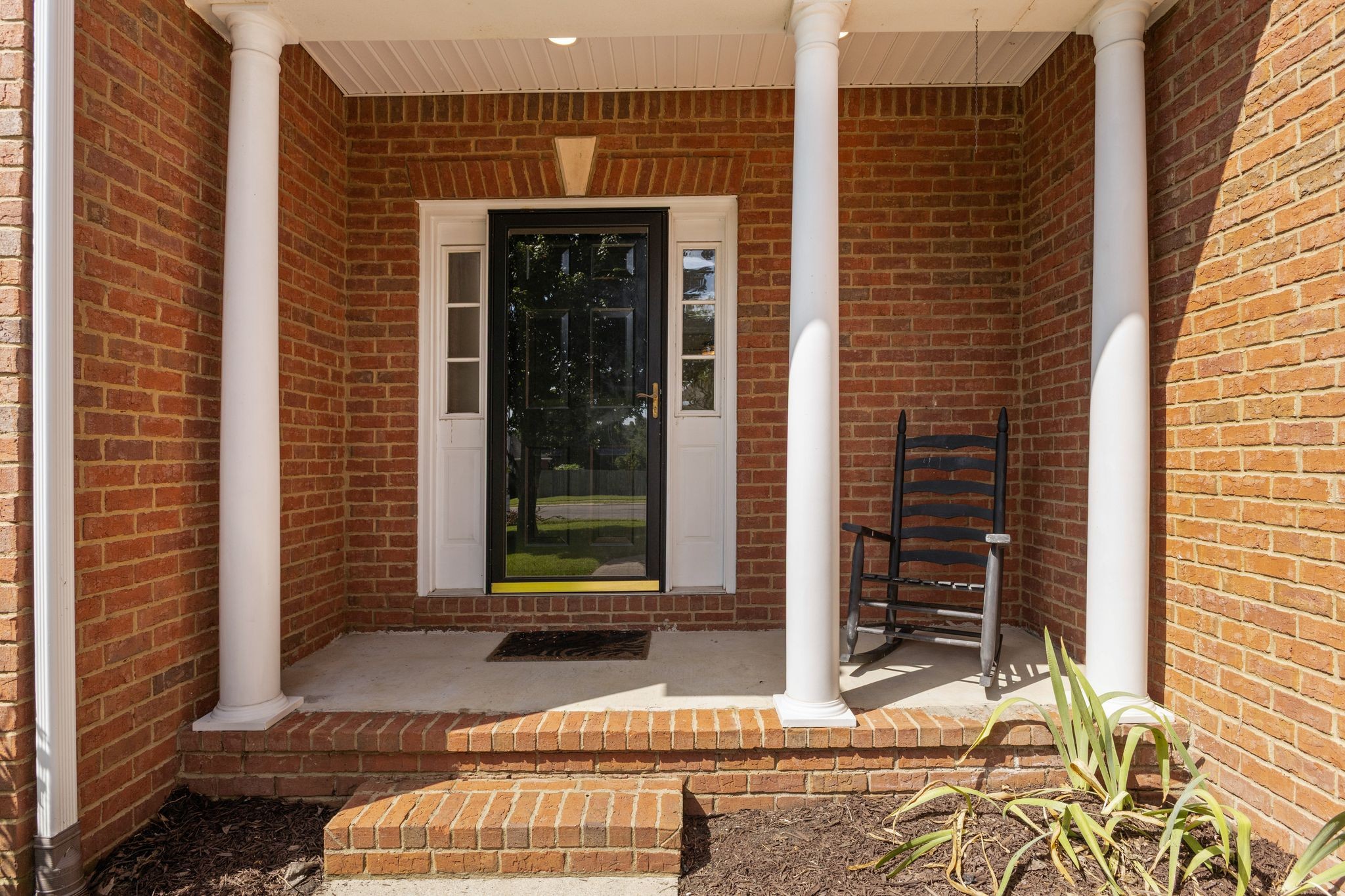 236 Comer Cir Property Photo 2