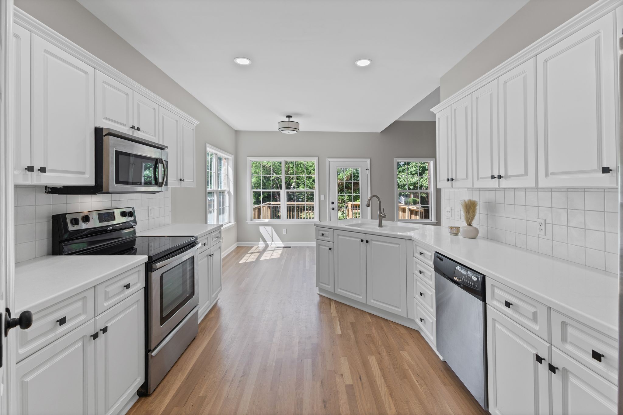 236 Comer Cir Property Photo 8