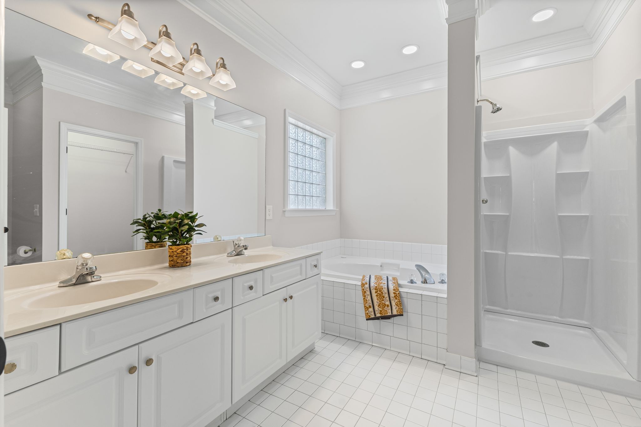 236 Comer Cir Property Photo 17