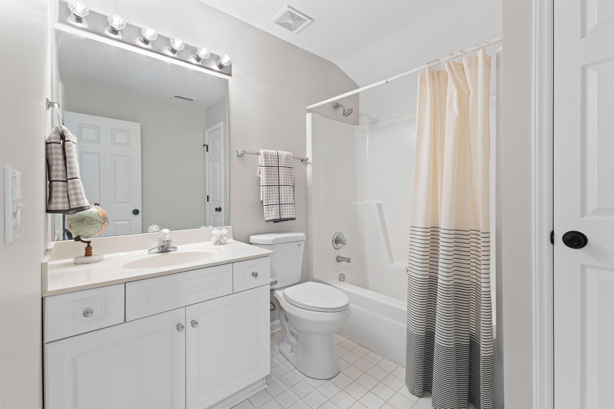 236 Comer Cir Property Photo 20