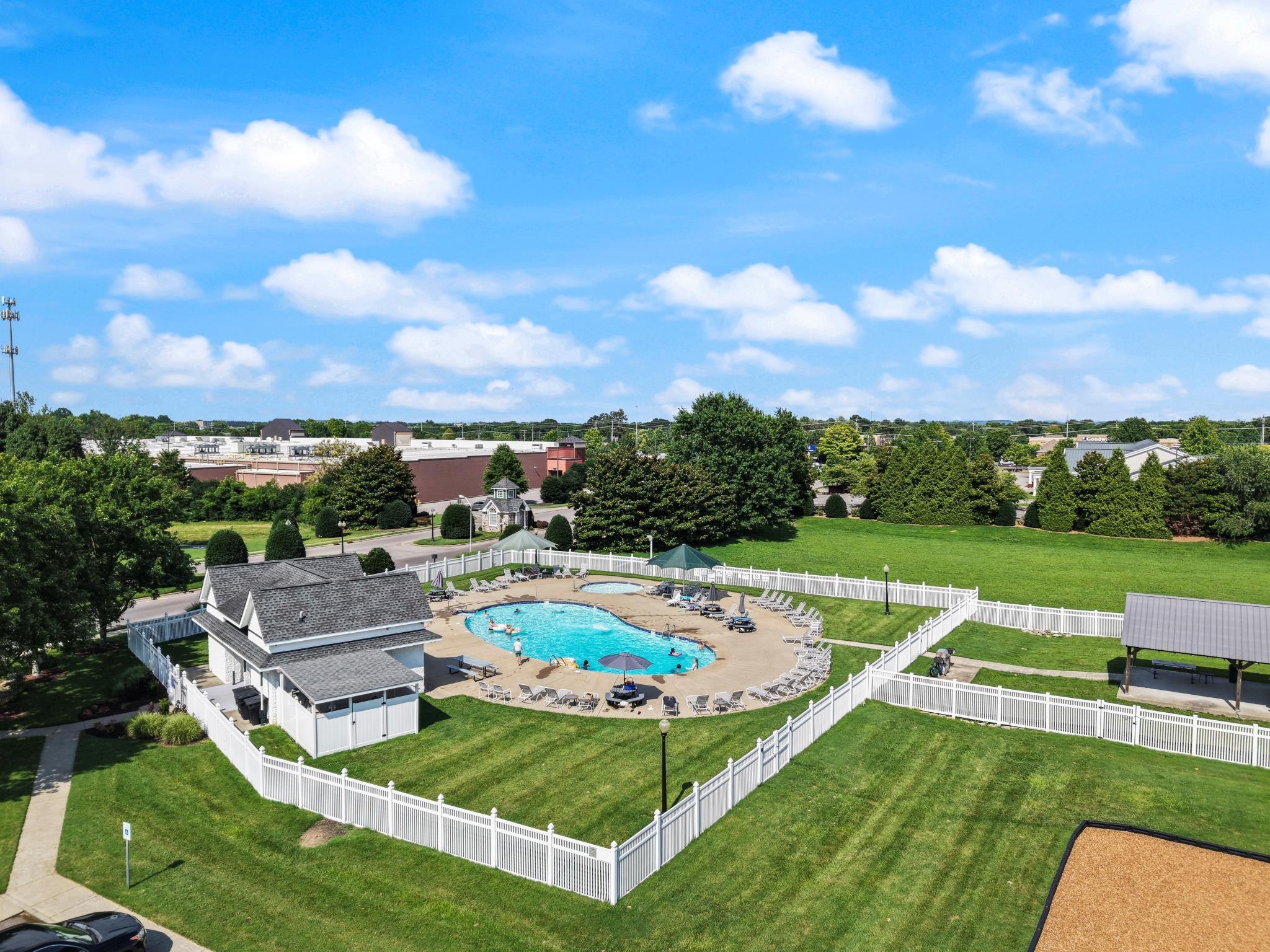 236 Comer Cir Property Photo 36