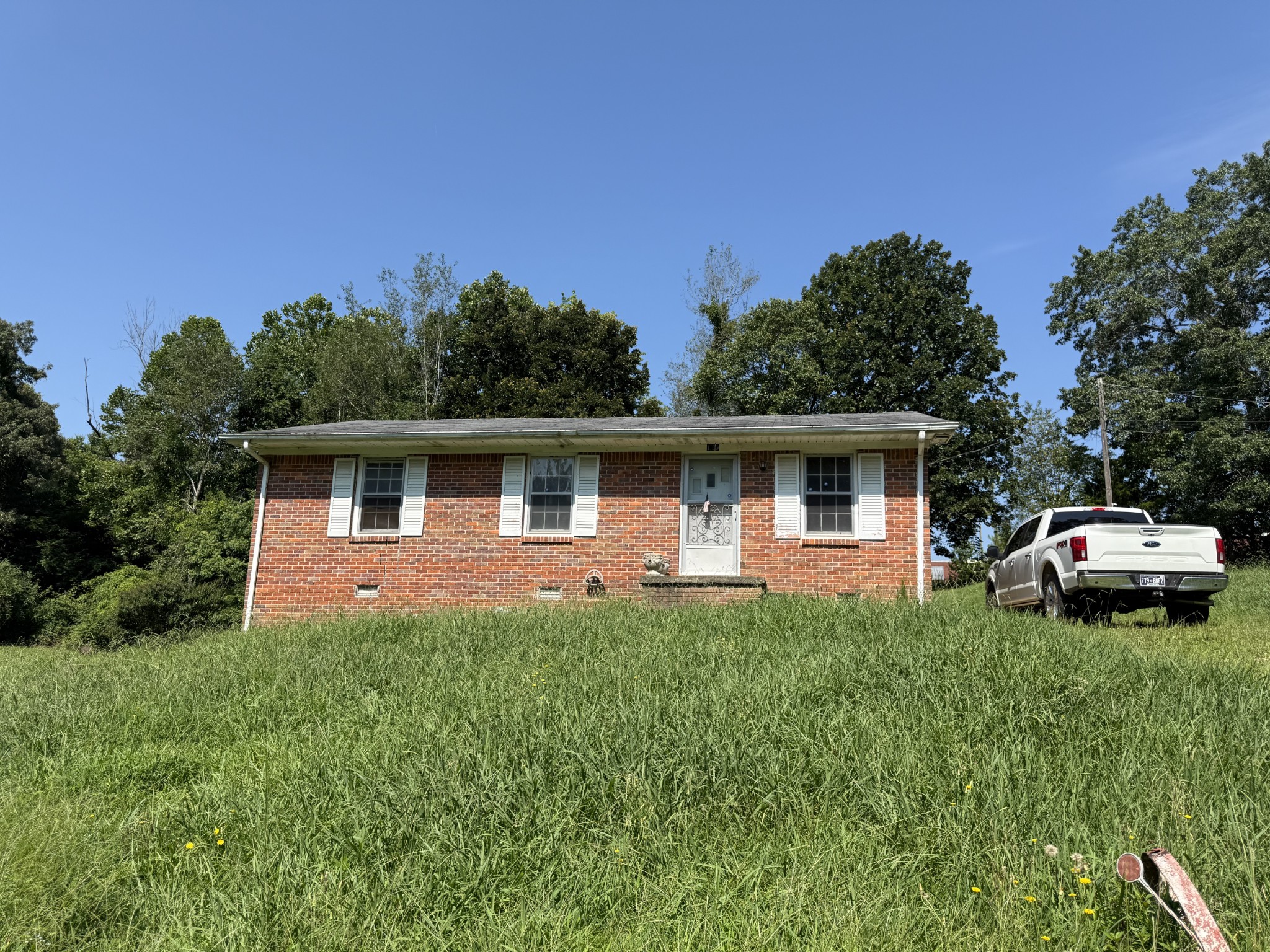110 S Oak Dr Property Photo 1