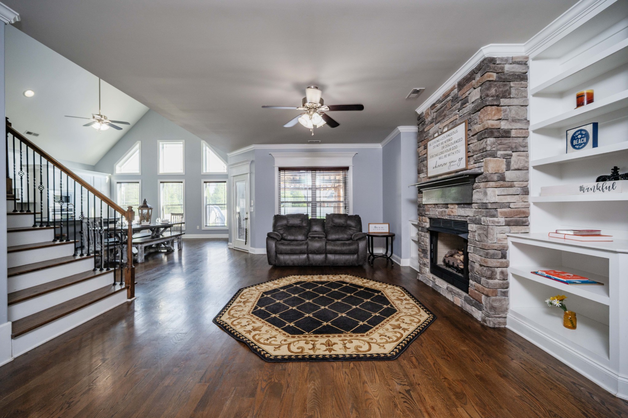 2331 Lionheart Dr Property Photo 4