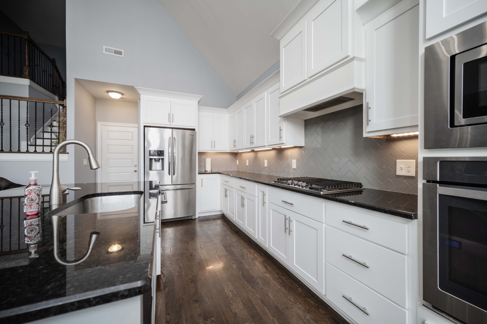 2331 Lionheart Dr Property Photo 8