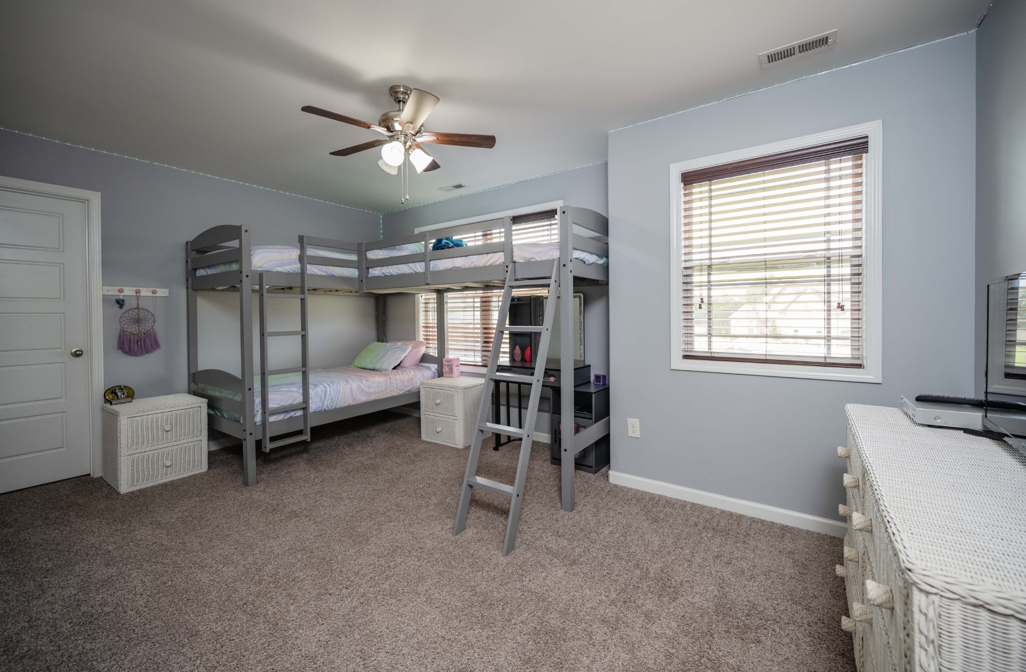 2331 Lionheart Dr Property Photo 20