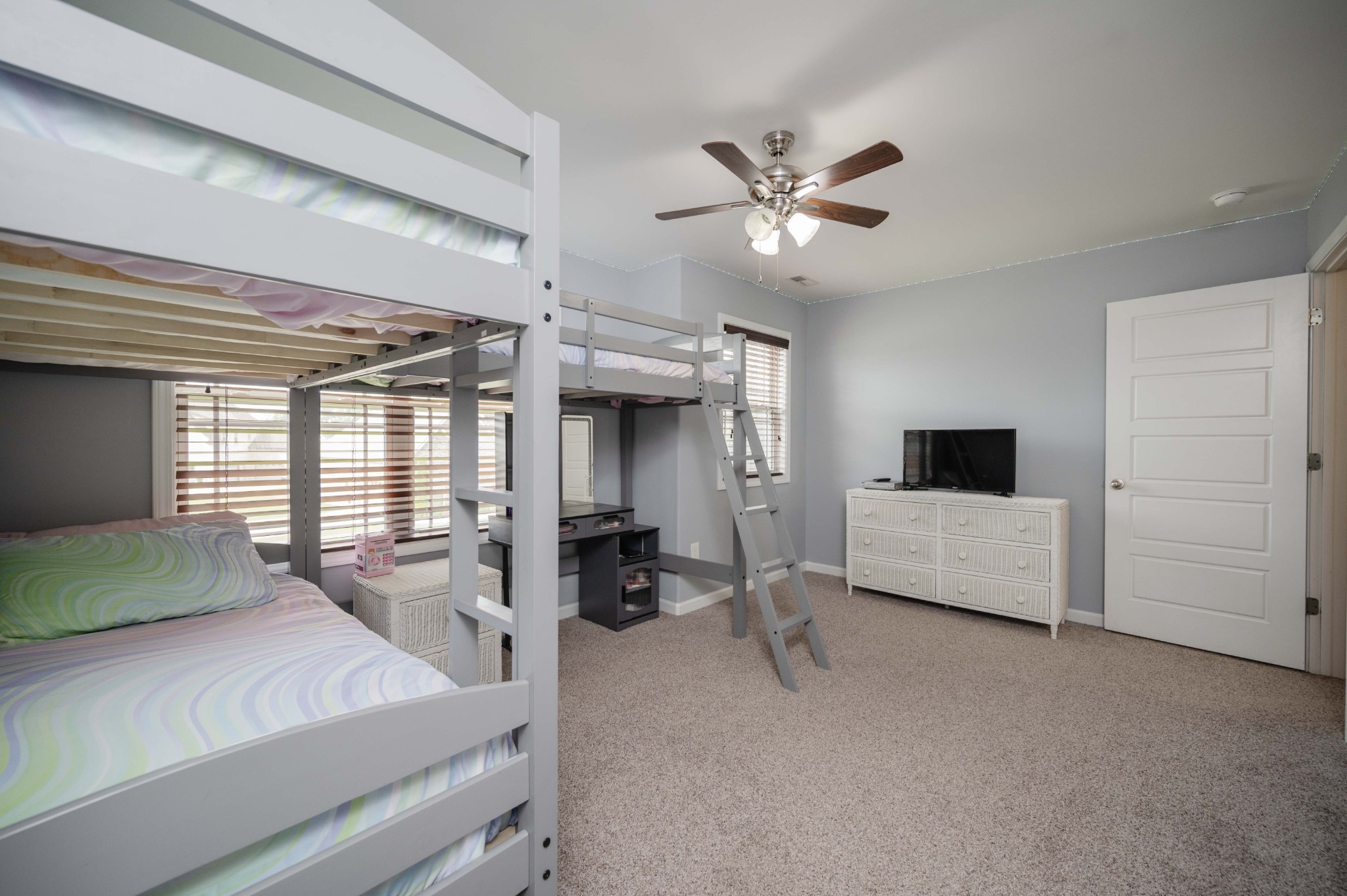 2331 Lionheart Dr Property Photo 21