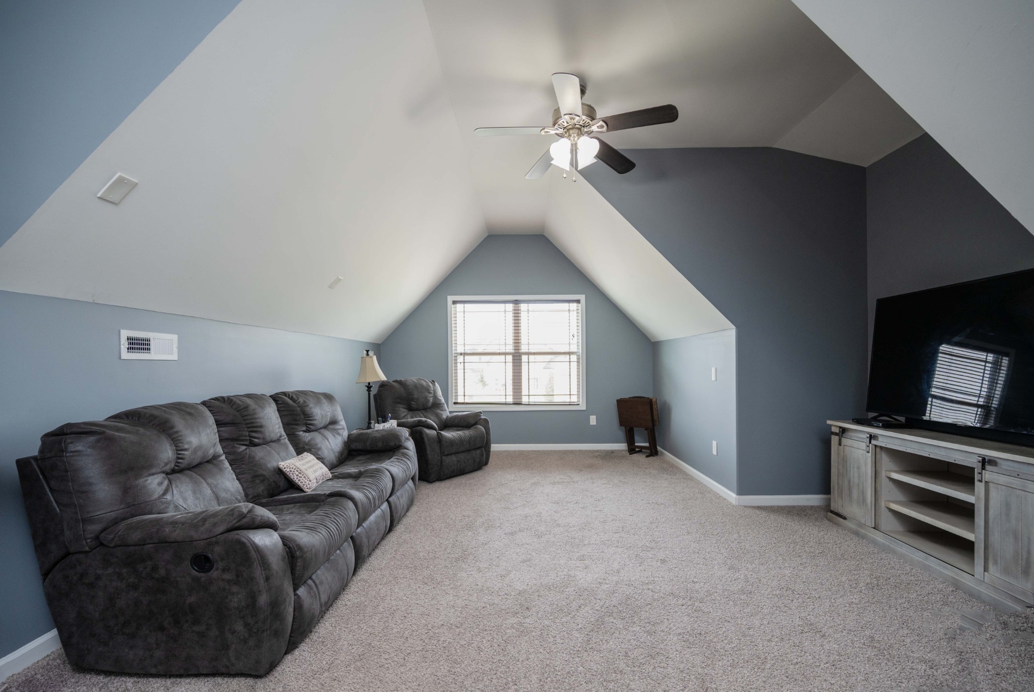 2331 Lionheart Dr Property Photo 24