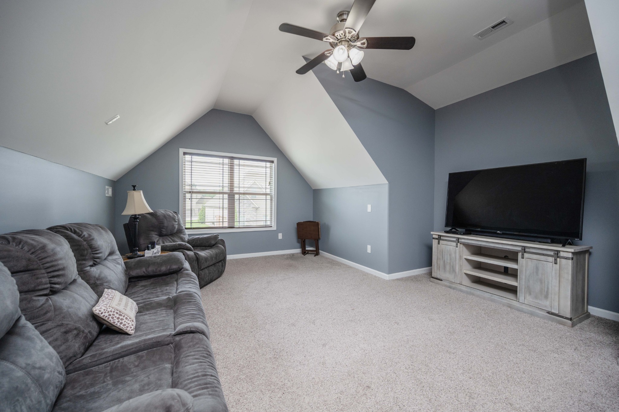 2331 Lionheart Dr Property Photo 25