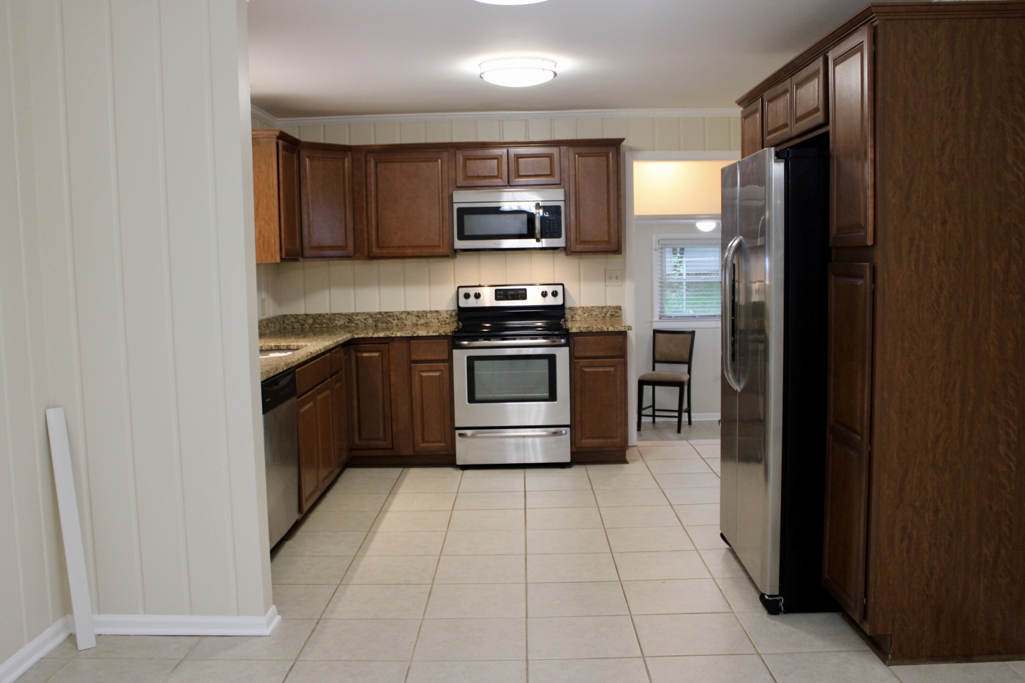 400 Sanders Ferry Rd Property Photo 2