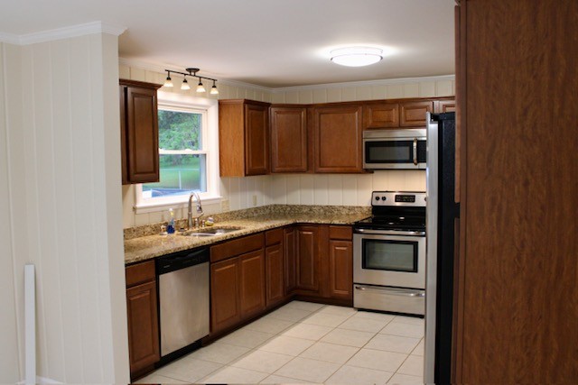 400 Sanders Ferry Rd Property Photo 3
